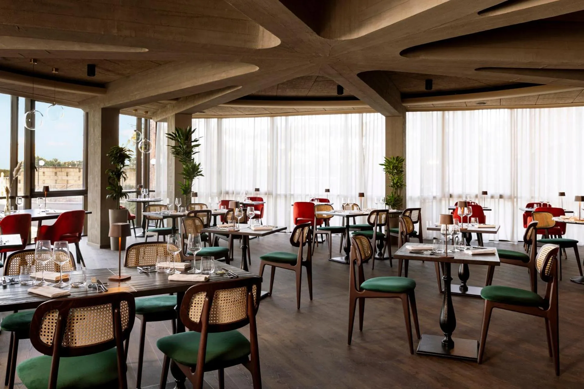 Restaurant/places to eat in Adoro Hotel