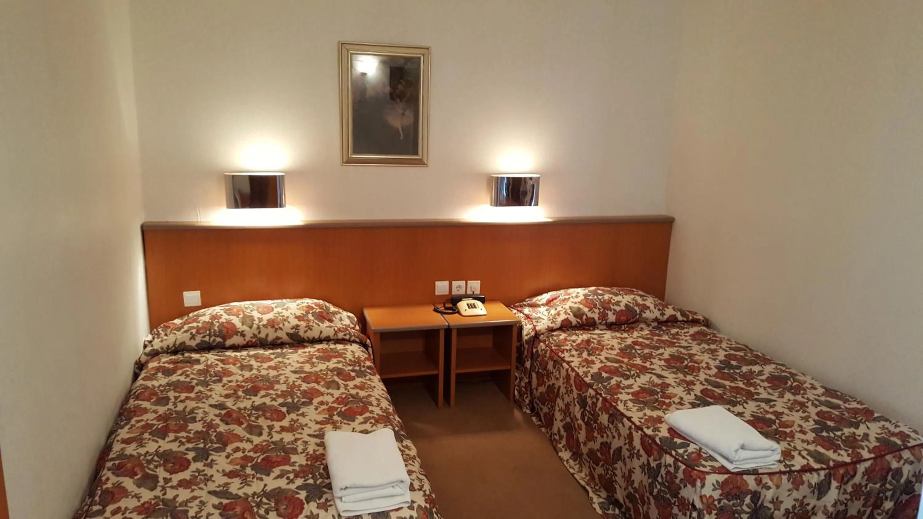 Photo of the whole room, Bed in Hotel Bellevue