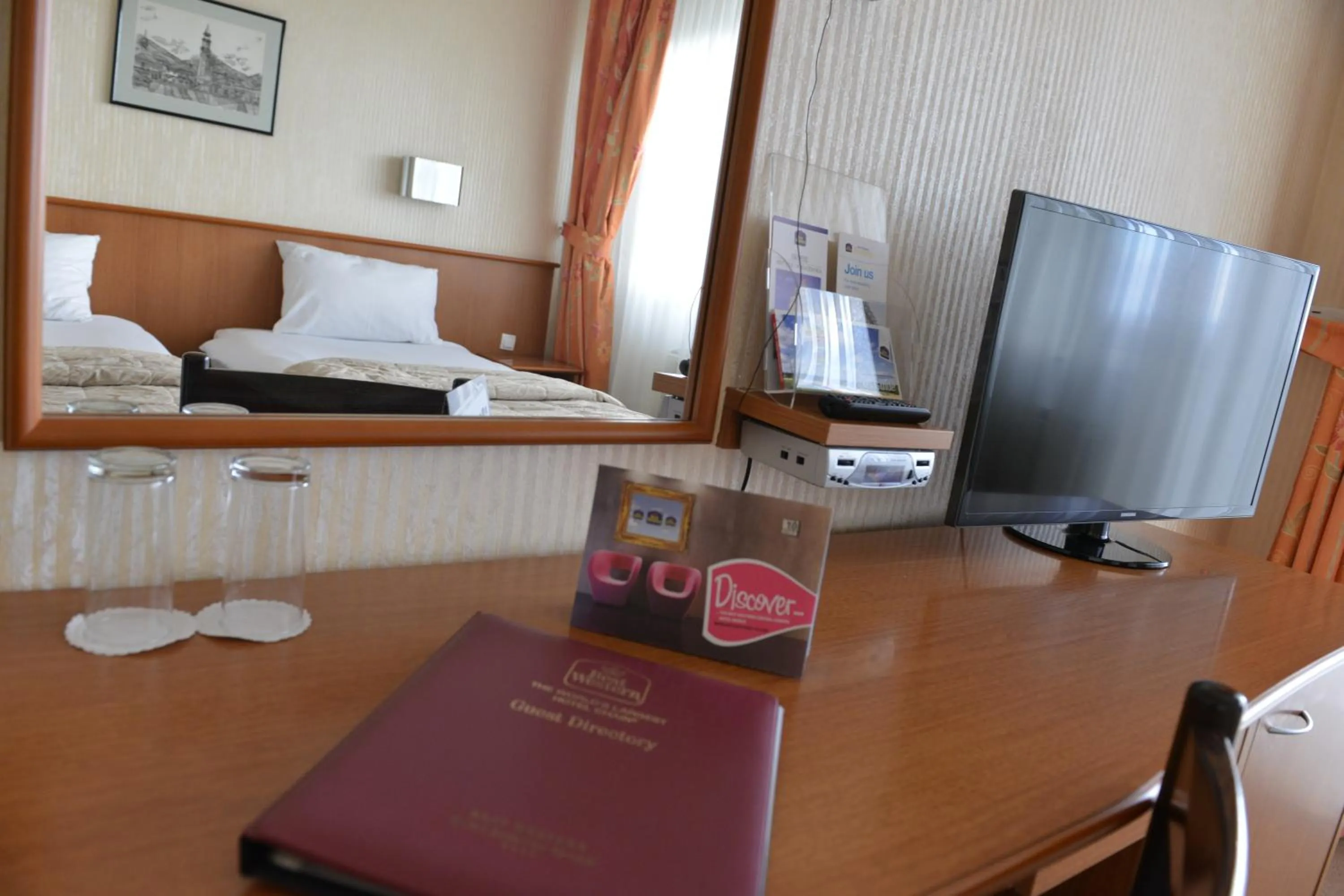 TV and multimedia in Hotel Bellevue