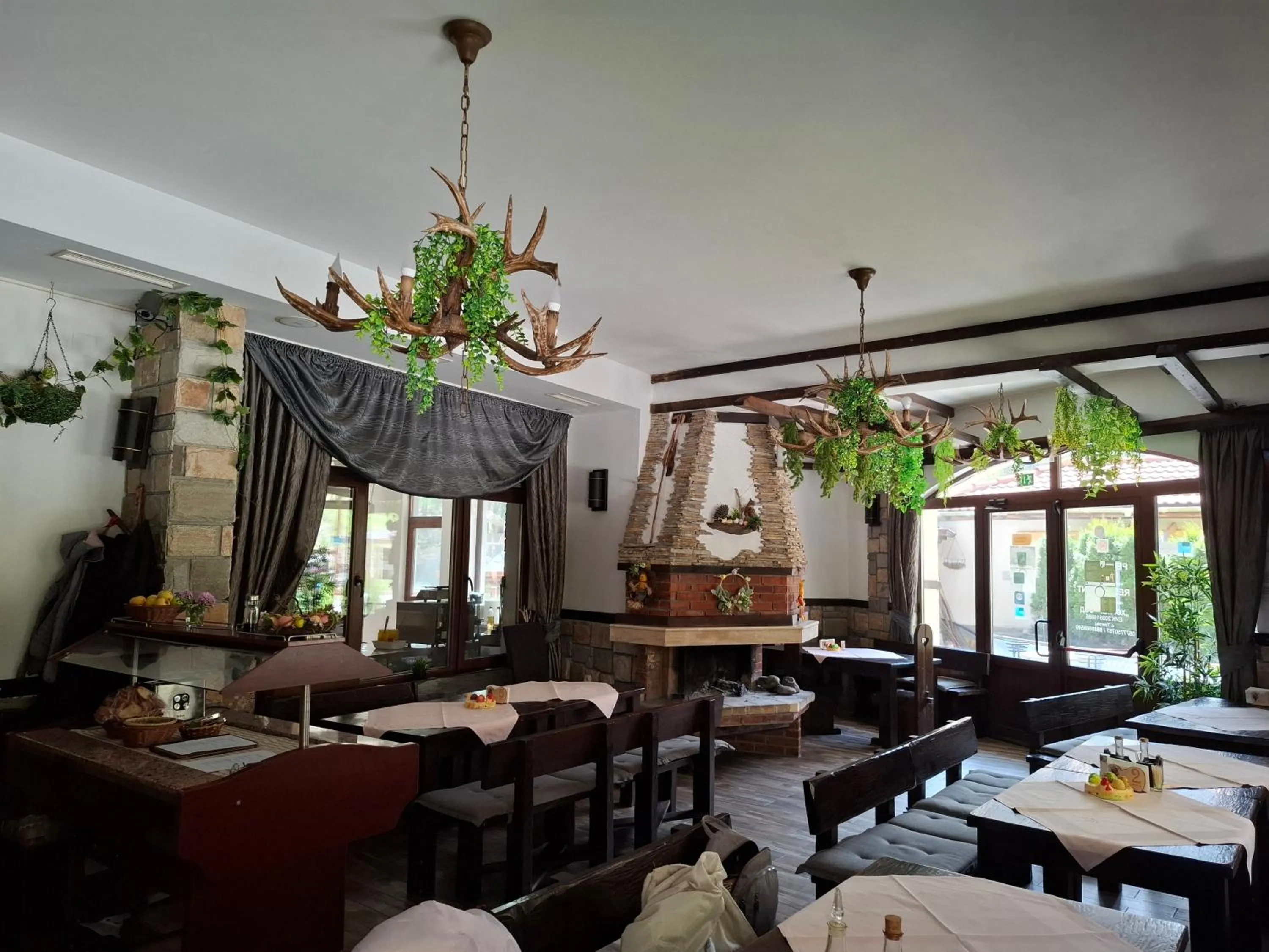 Restaurant/places to eat in Horlog Castle