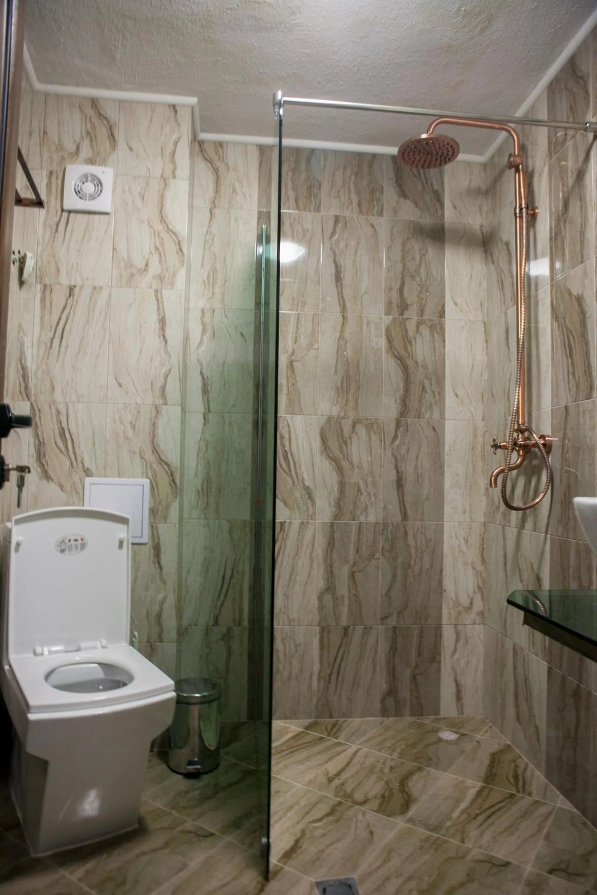 Shower in Horlog Castle