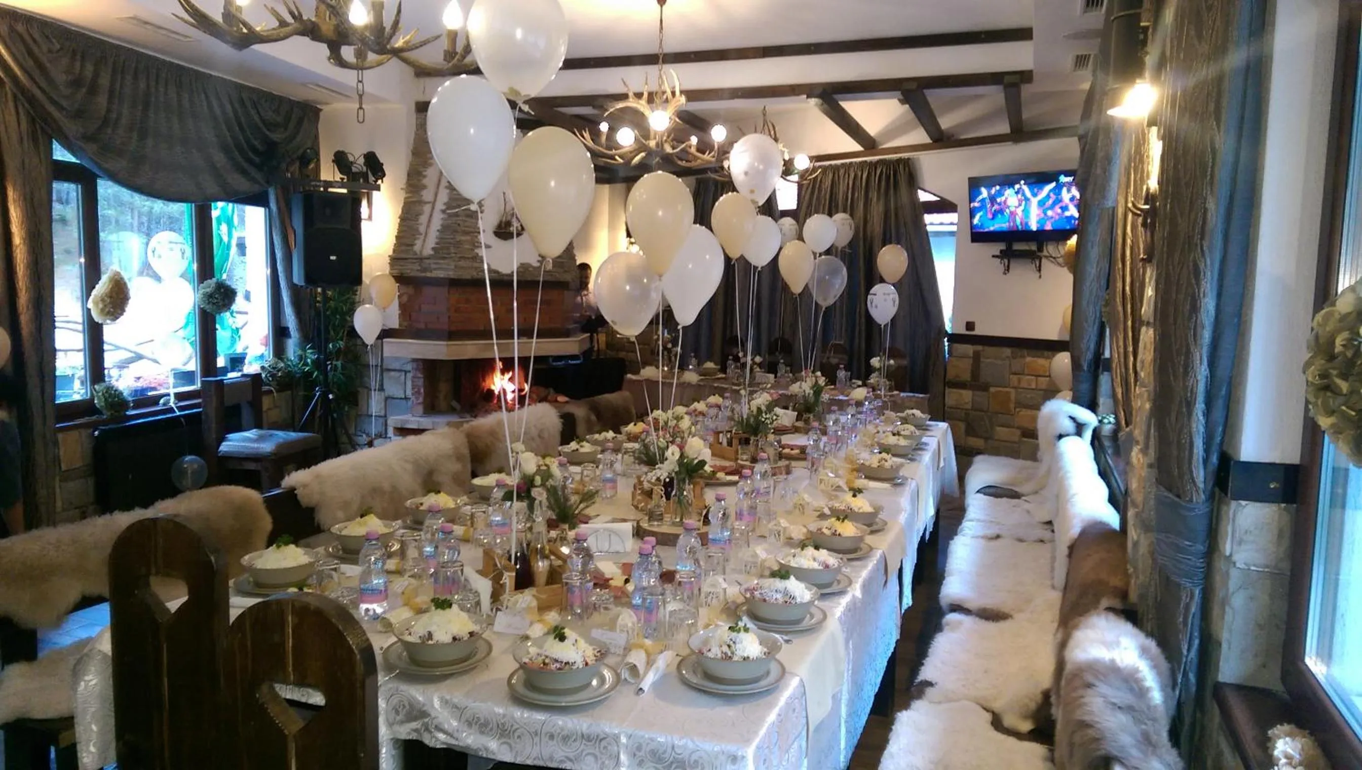 Restaurant/places to eat in Horlog Castle