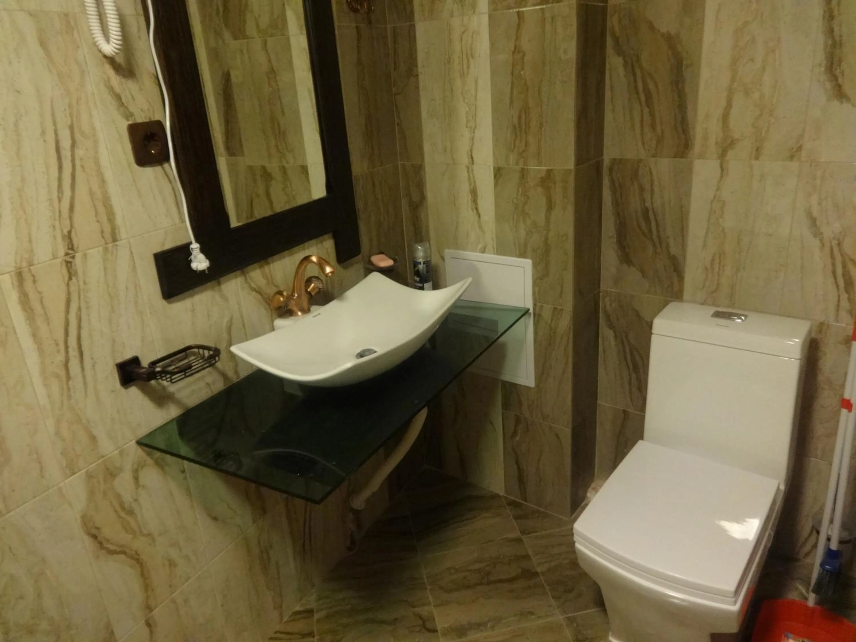 Shower in Horlog Castle