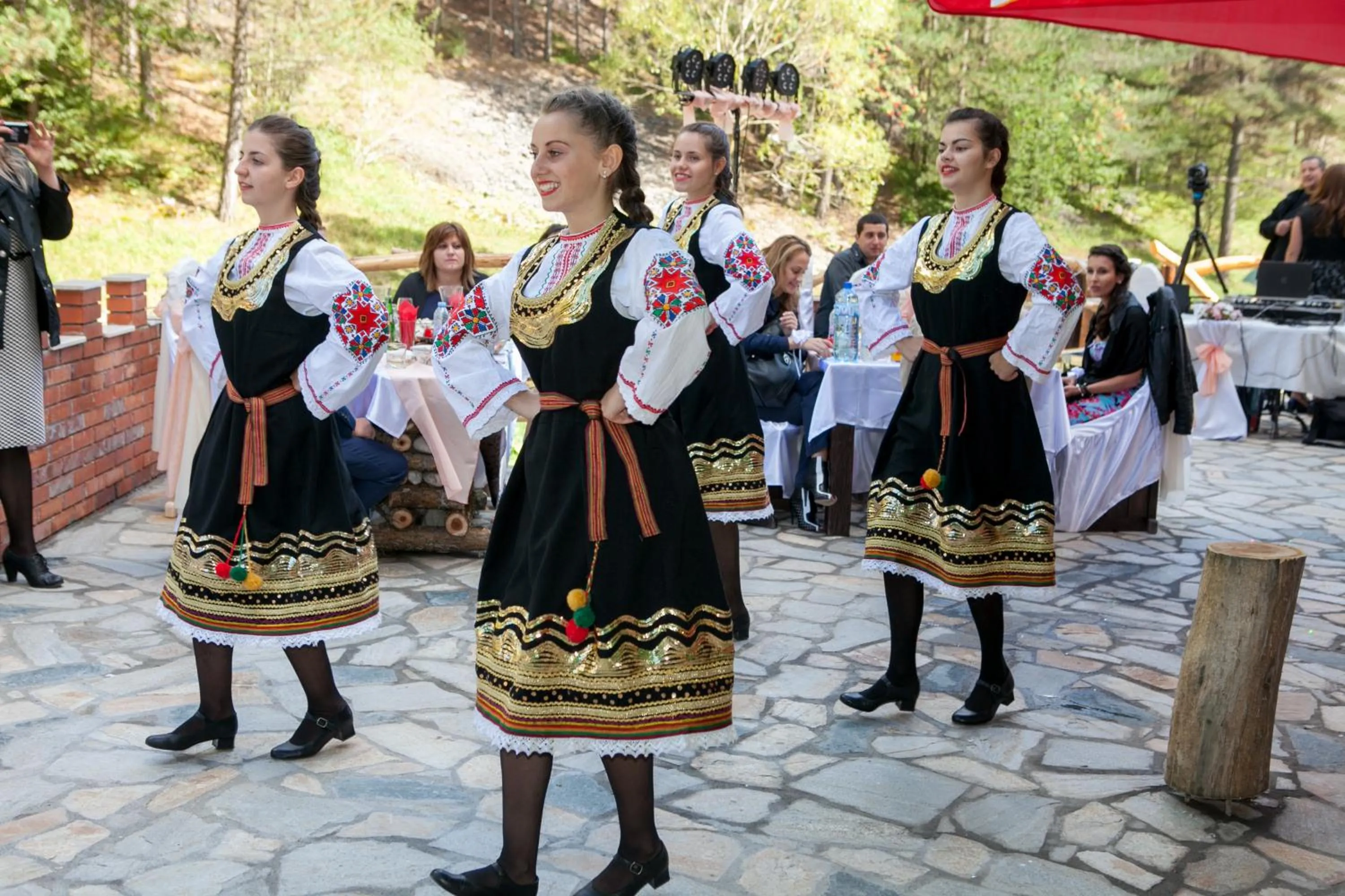 Restaurant/places to eat in Horlog Castle