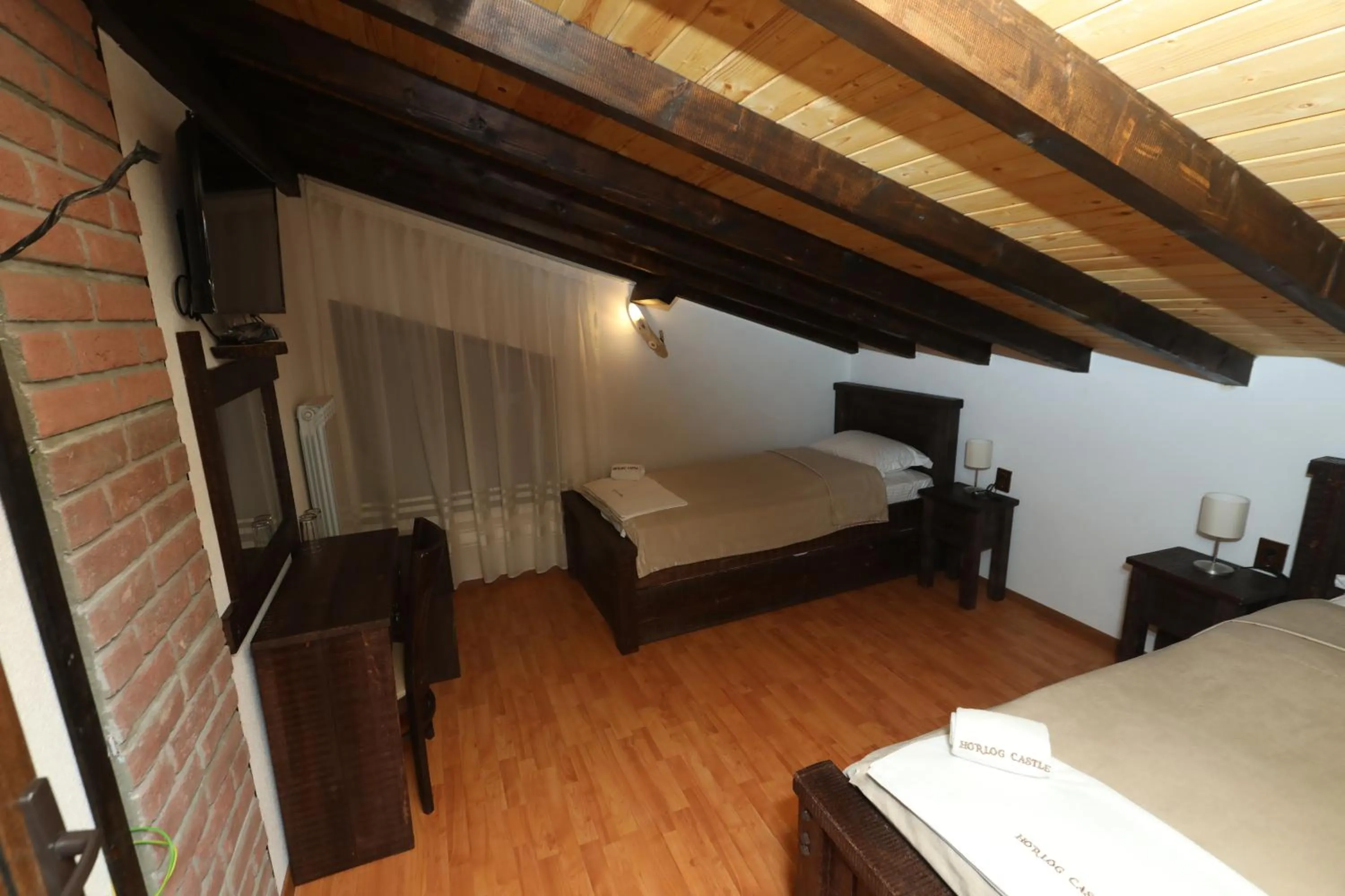 Photo of the whole room, Bed in Horlog Castle