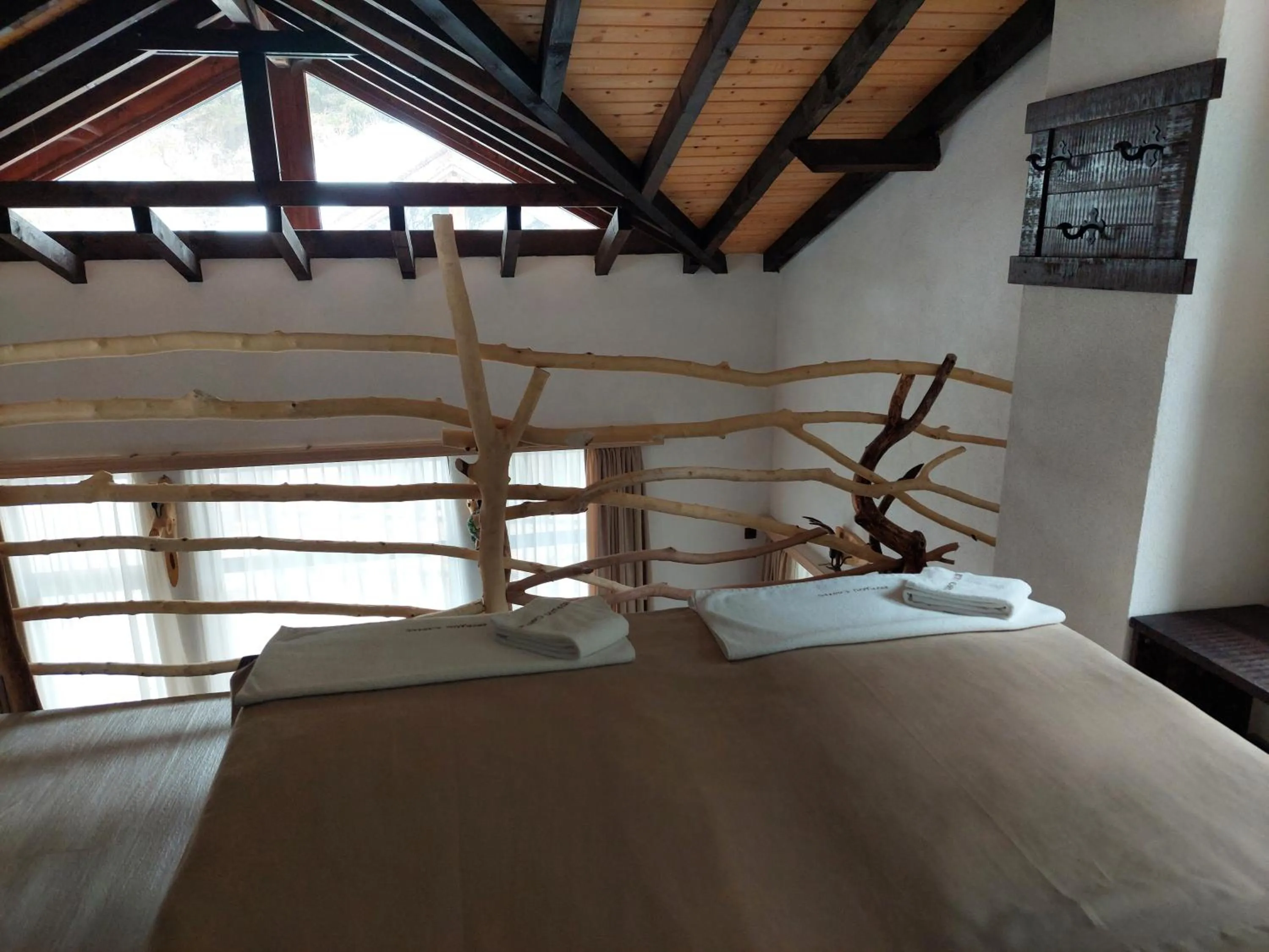 Photo of the whole room, Bed in Horlog Castle