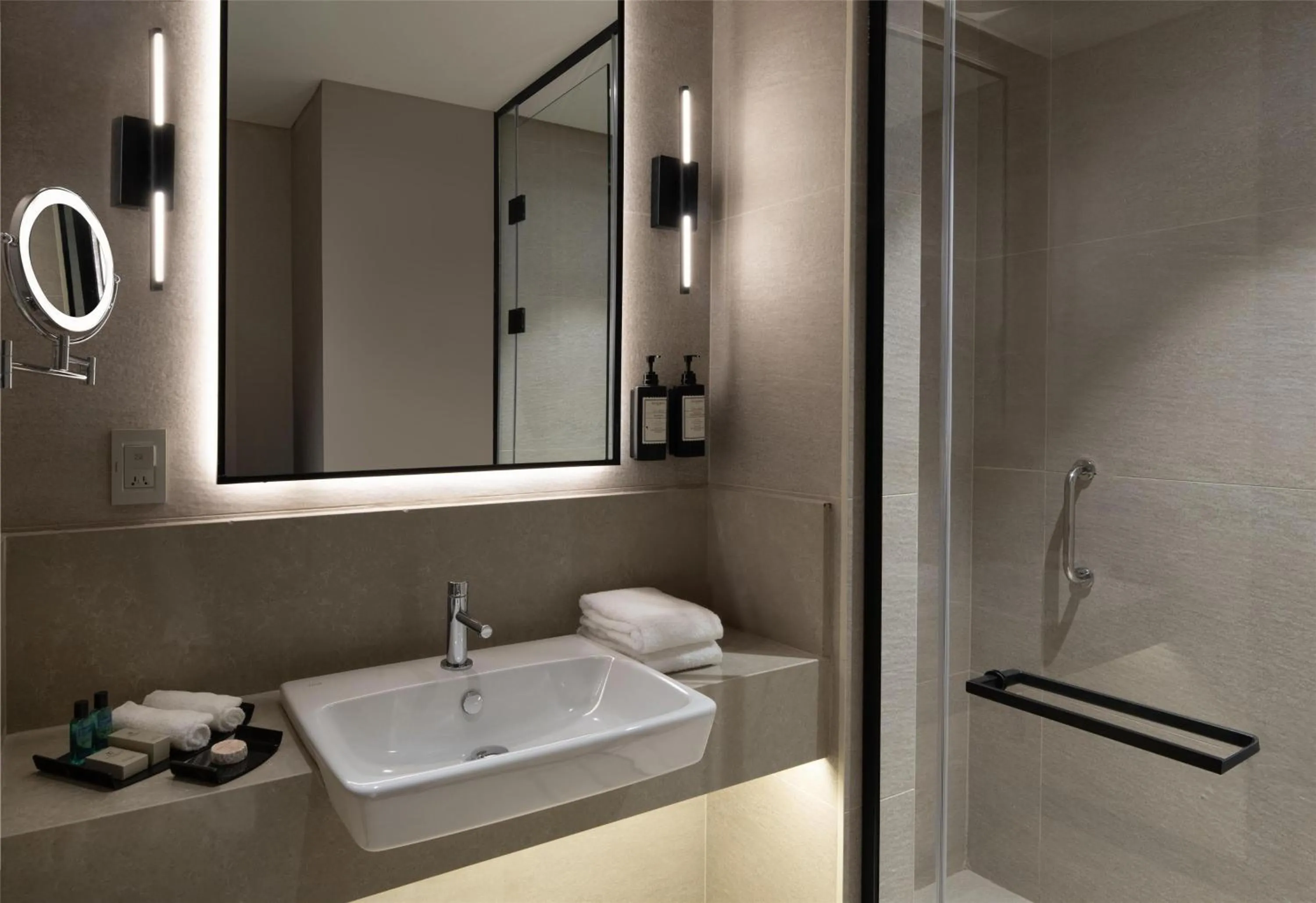 Shower in Altunizade Suites Istanbul, Curio Collection By Hilton