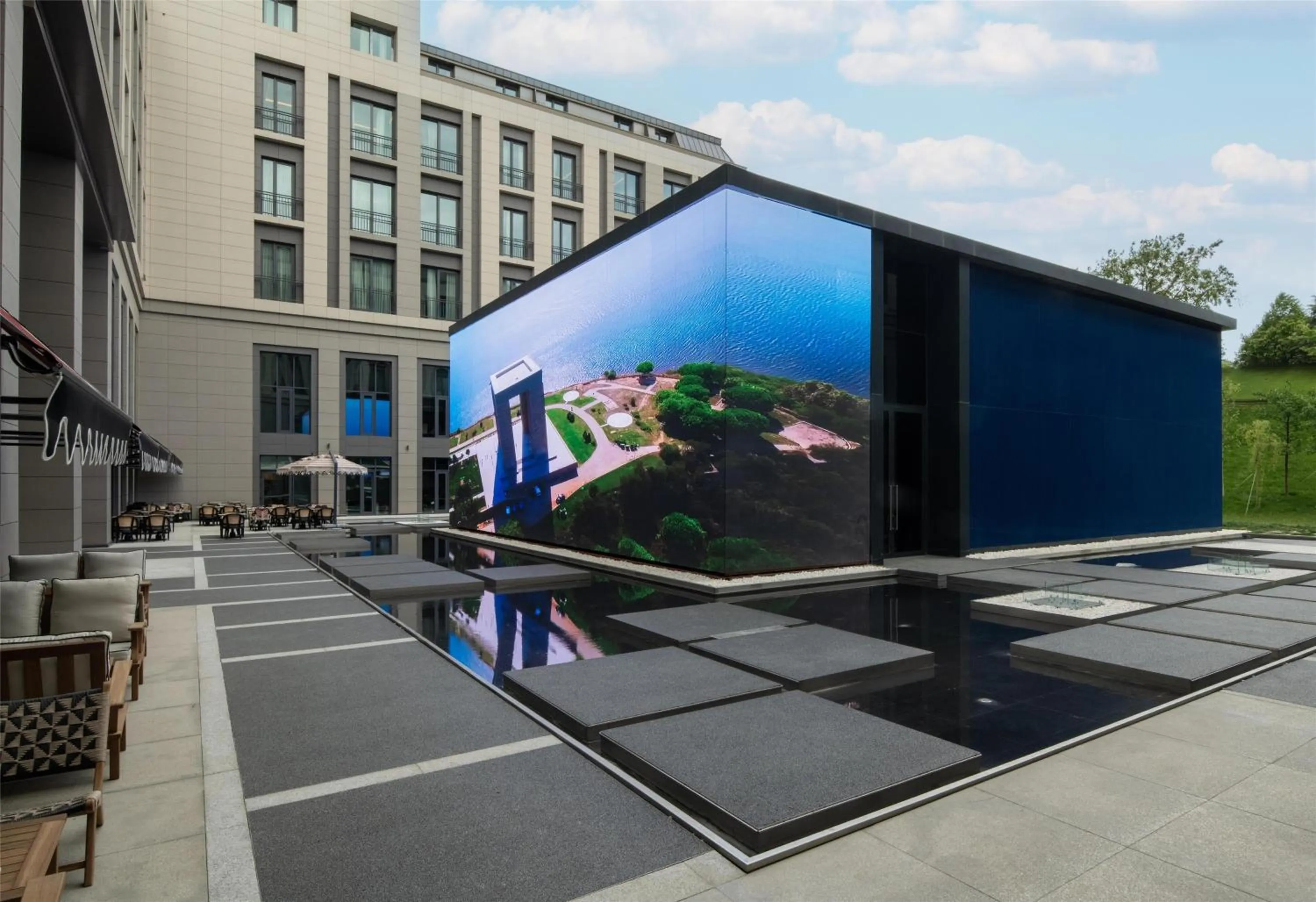 Meeting/conference room in Altunizade Suites Istanbul, Curio Collection By Hilton