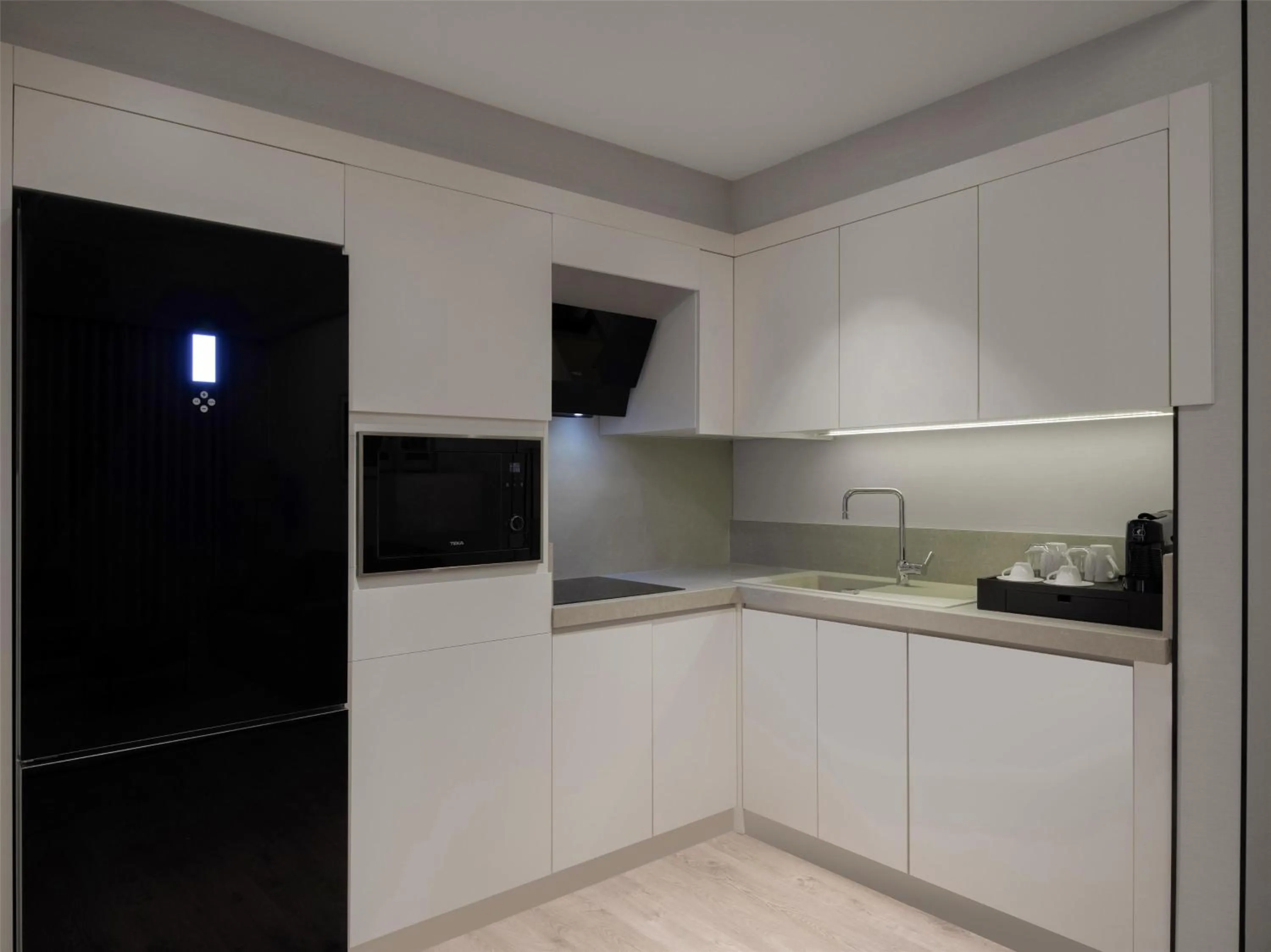 Coffee/tea facilities in Altunizade Suites Istanbul, Curio Collection By Hilton