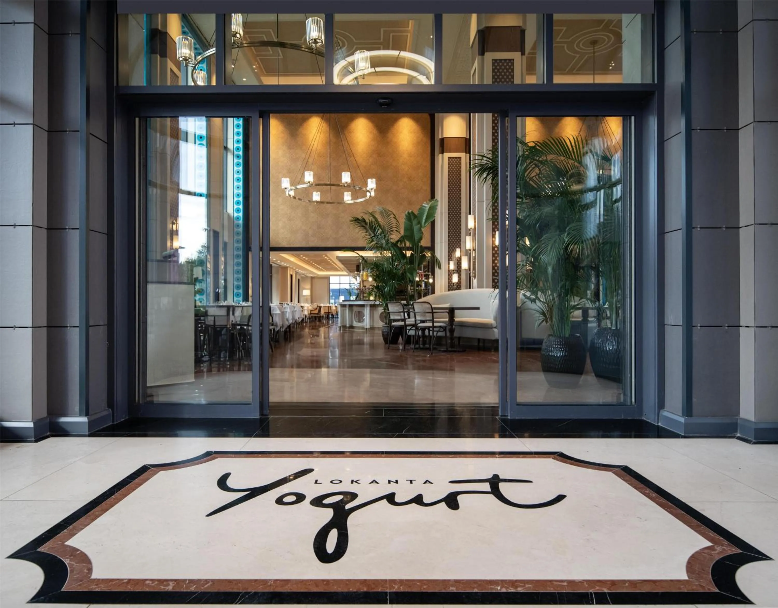 Restaurant/places to eat in Altunizade Suites Istanbul, Curio Collection By Hilton