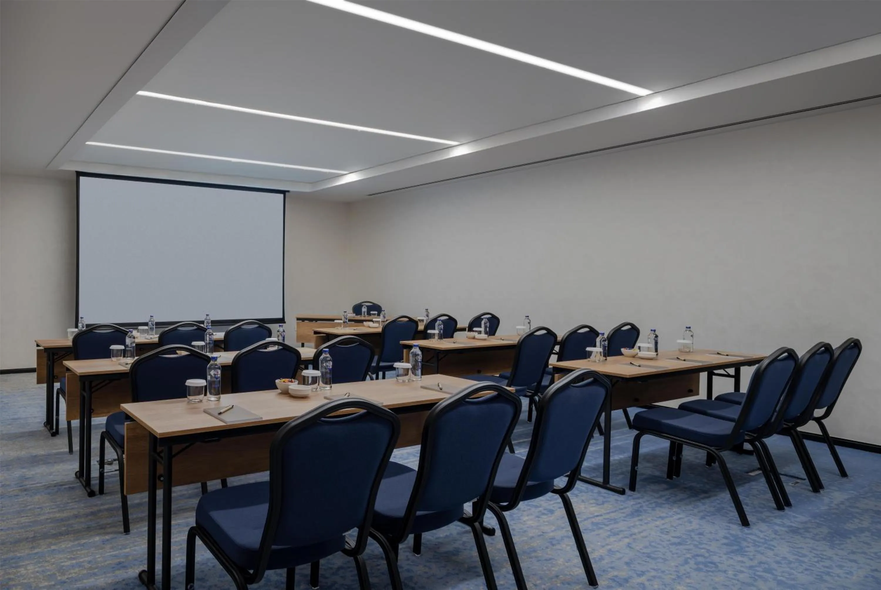 Meeting/conference room in Altunizade Suites Istanbul, Curio Collection By Hilton