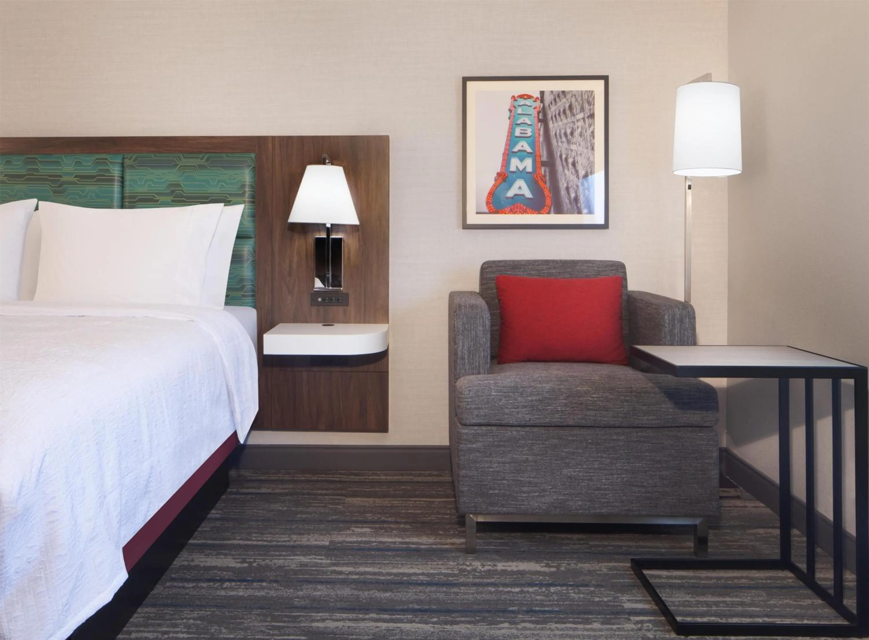 Bed in Hampton Inn Evergreen