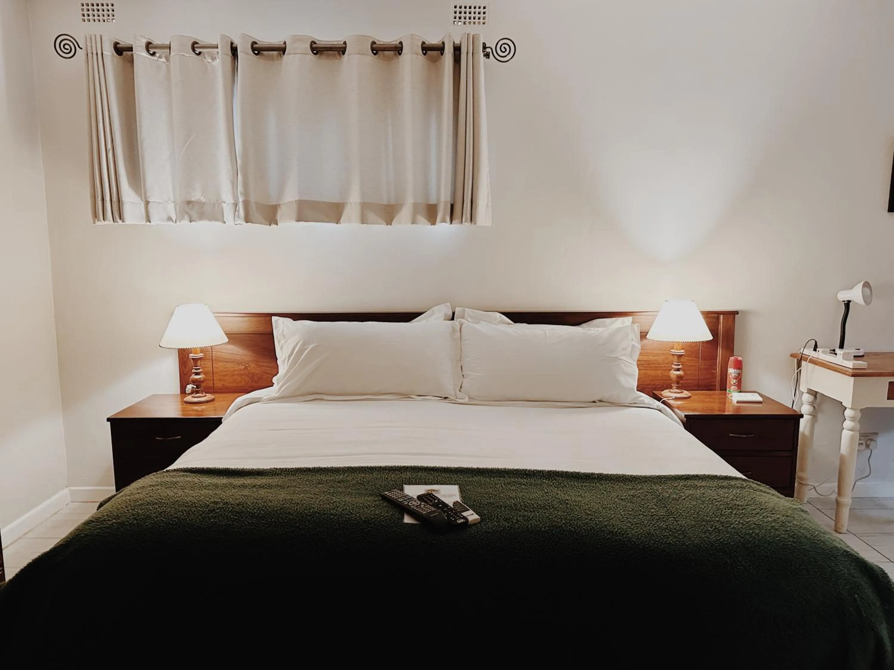 Bedroom, Bed in Malcolm Lodge