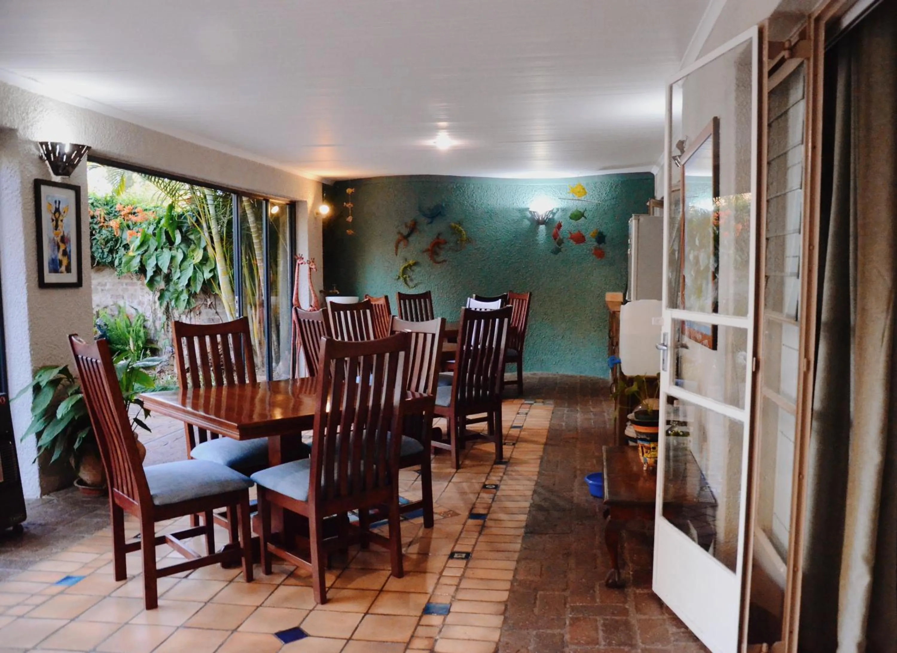 Restaurant/places to eat in Malcolm Lodge