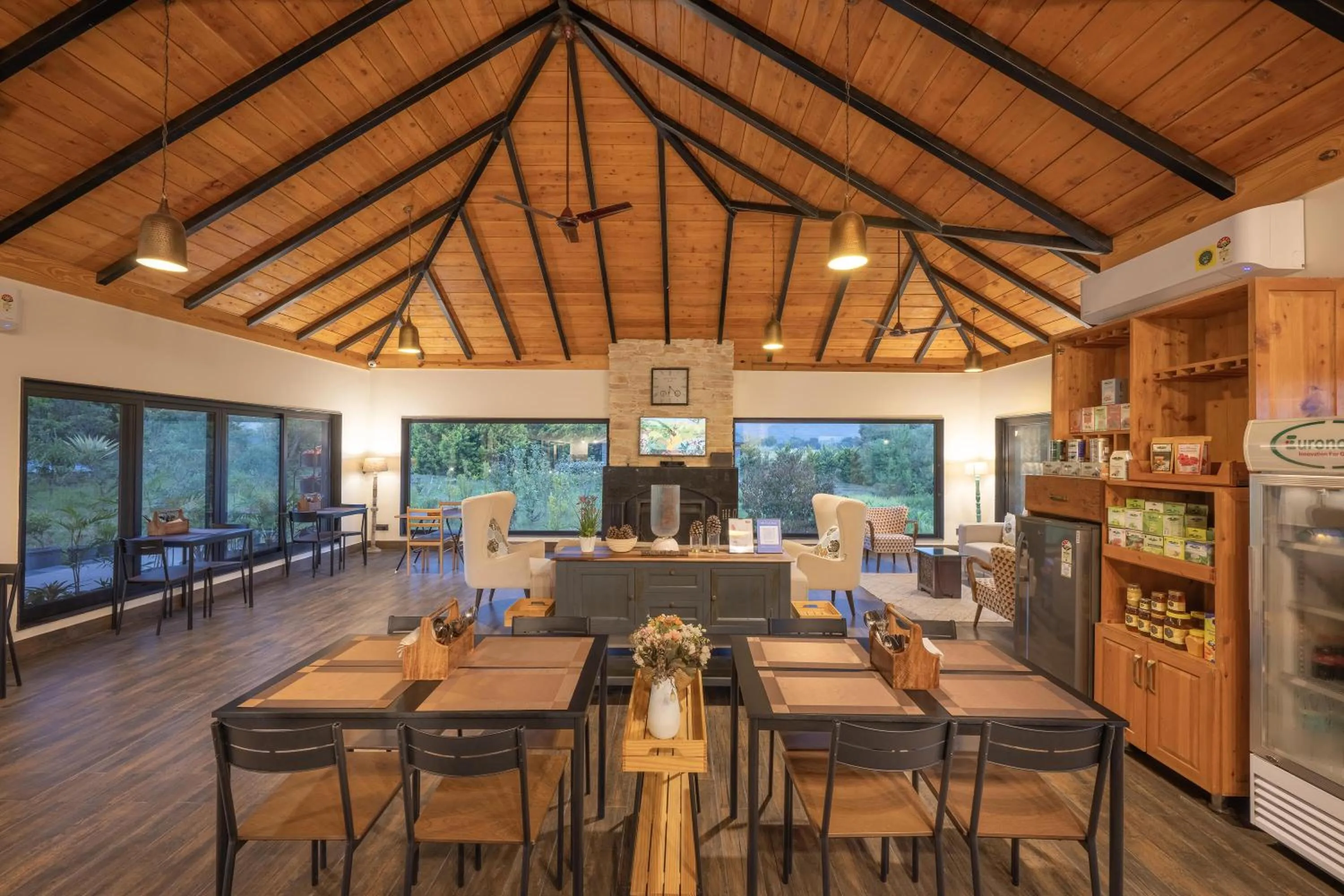 Restaurant/places to eat in Echor Hill Farm Cottages Palampur