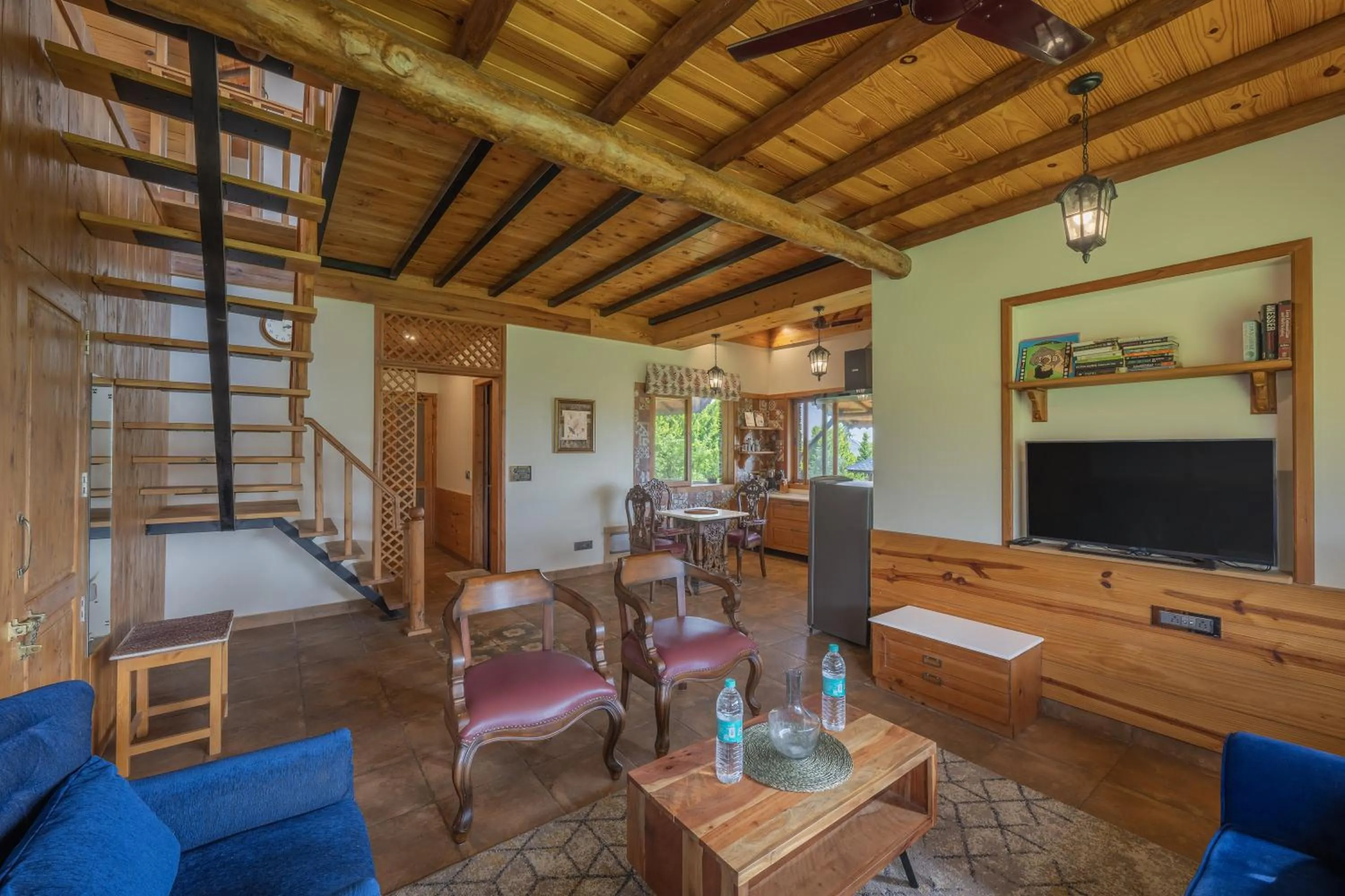 Seating area in Echor Hill Farm Cottages Palampur