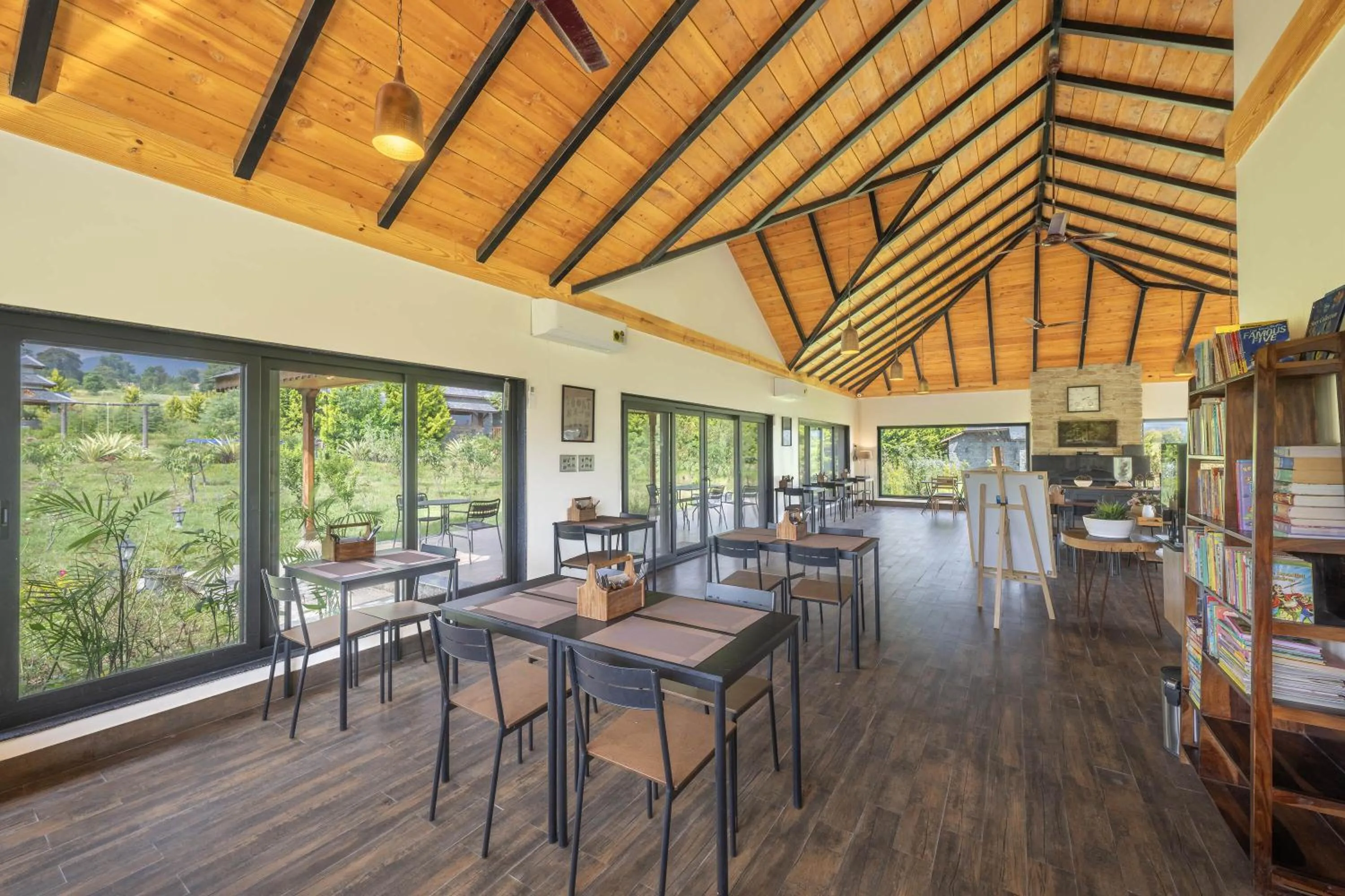 Restaurant/places to eat in Echor Hill Farm Cottages Palampur