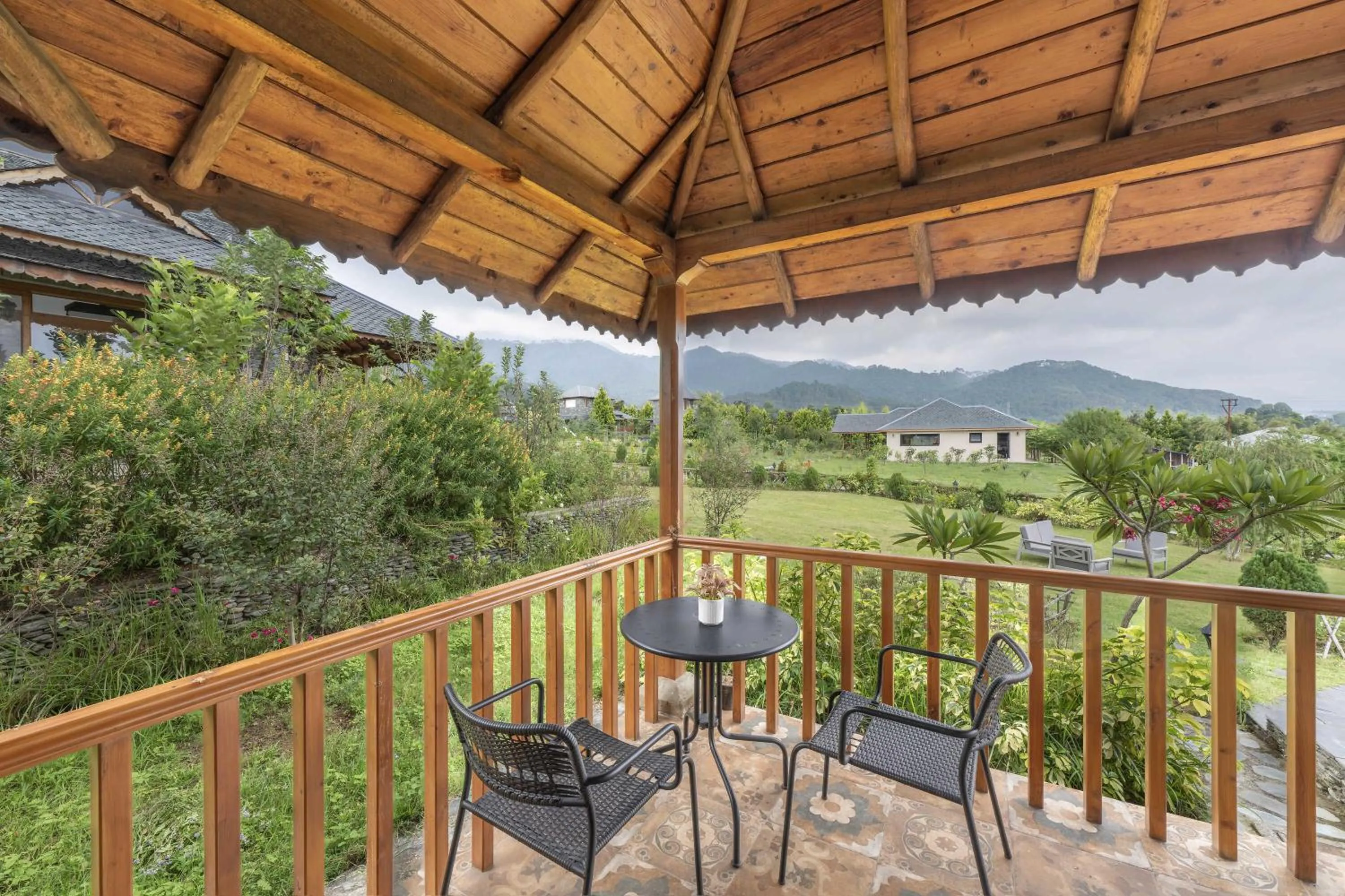 Patio in Echor Hill Farm Cottages Palampur