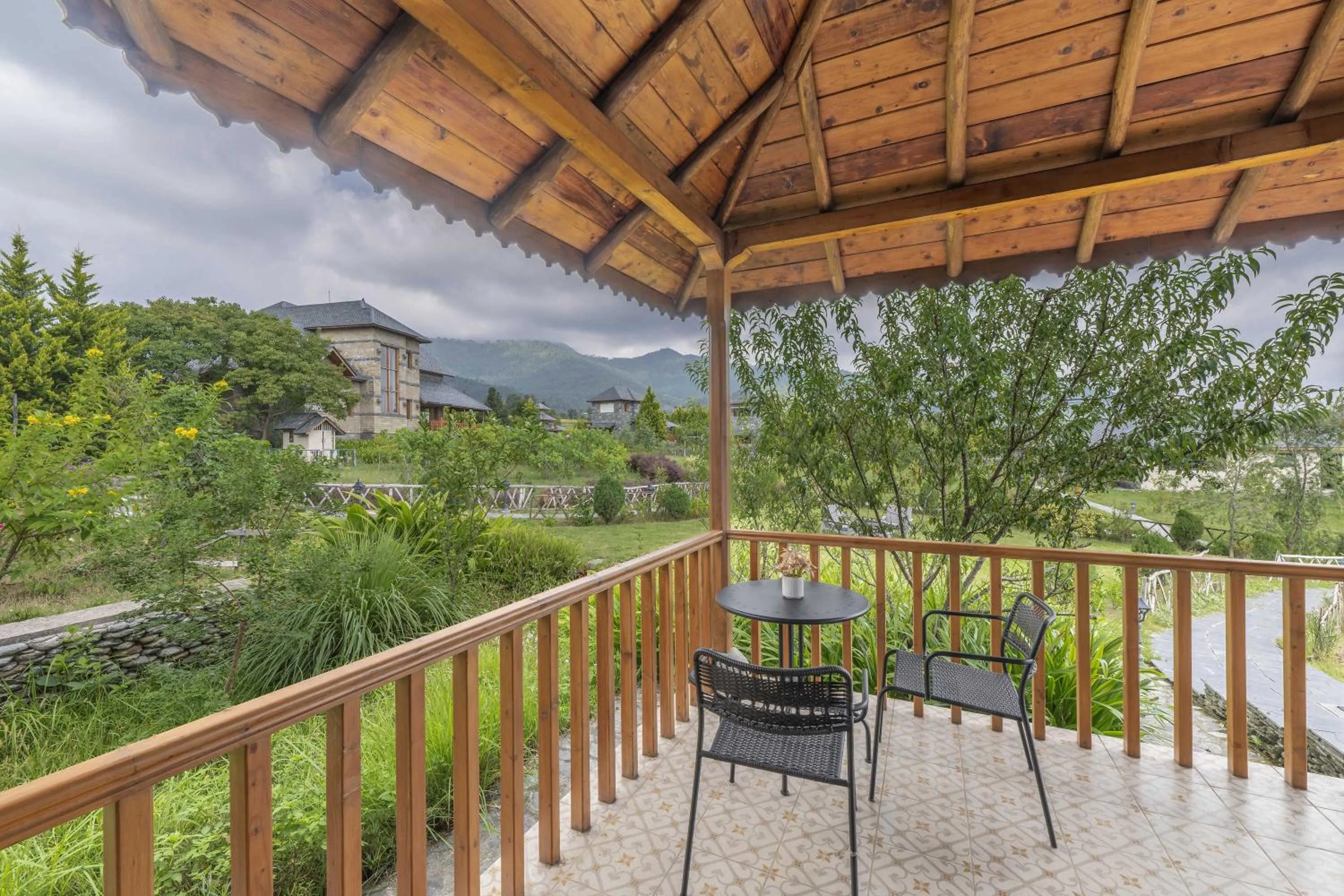Patio in Echor Hill Farm Cottages Palampur