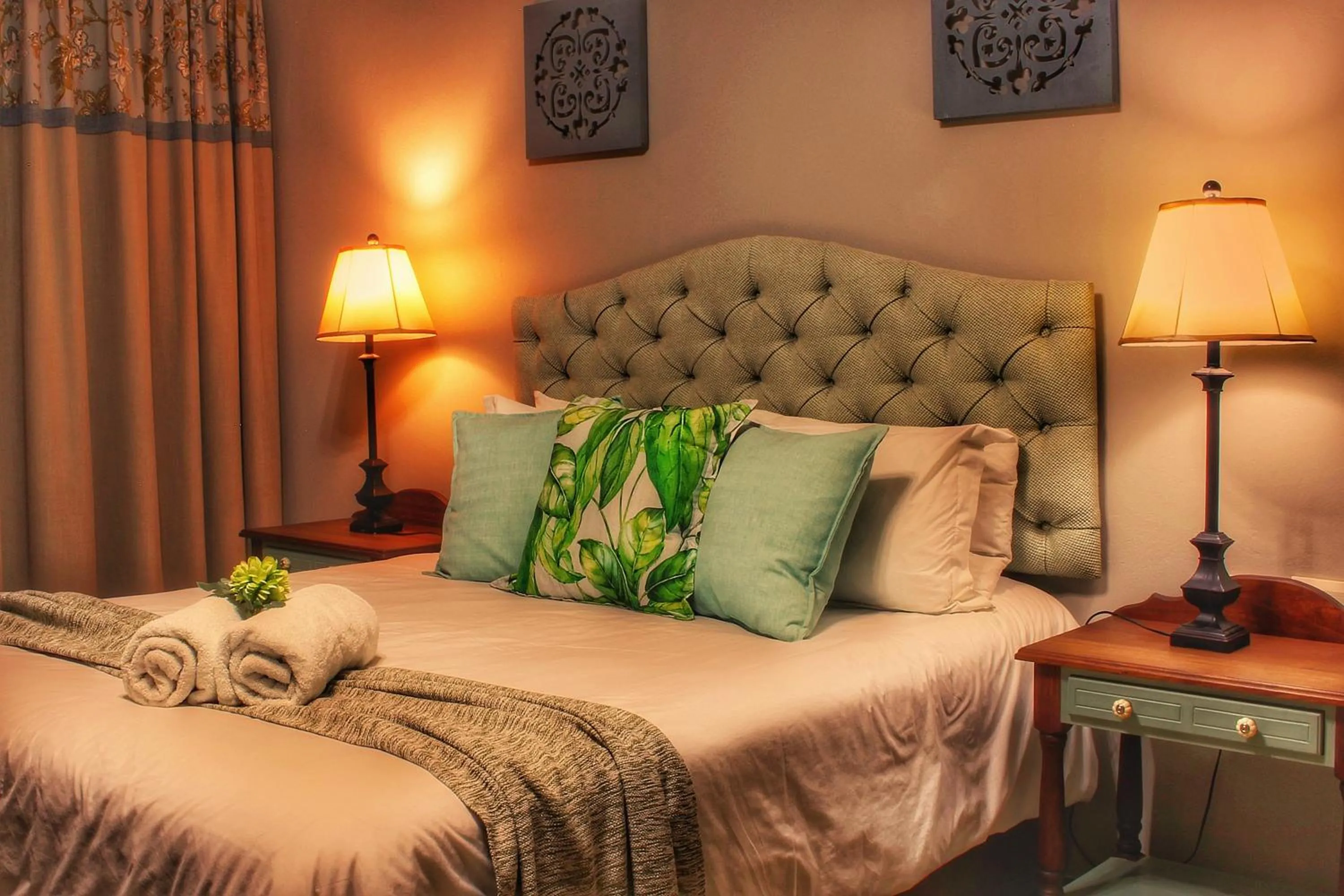 Bed in Clivia Lodge