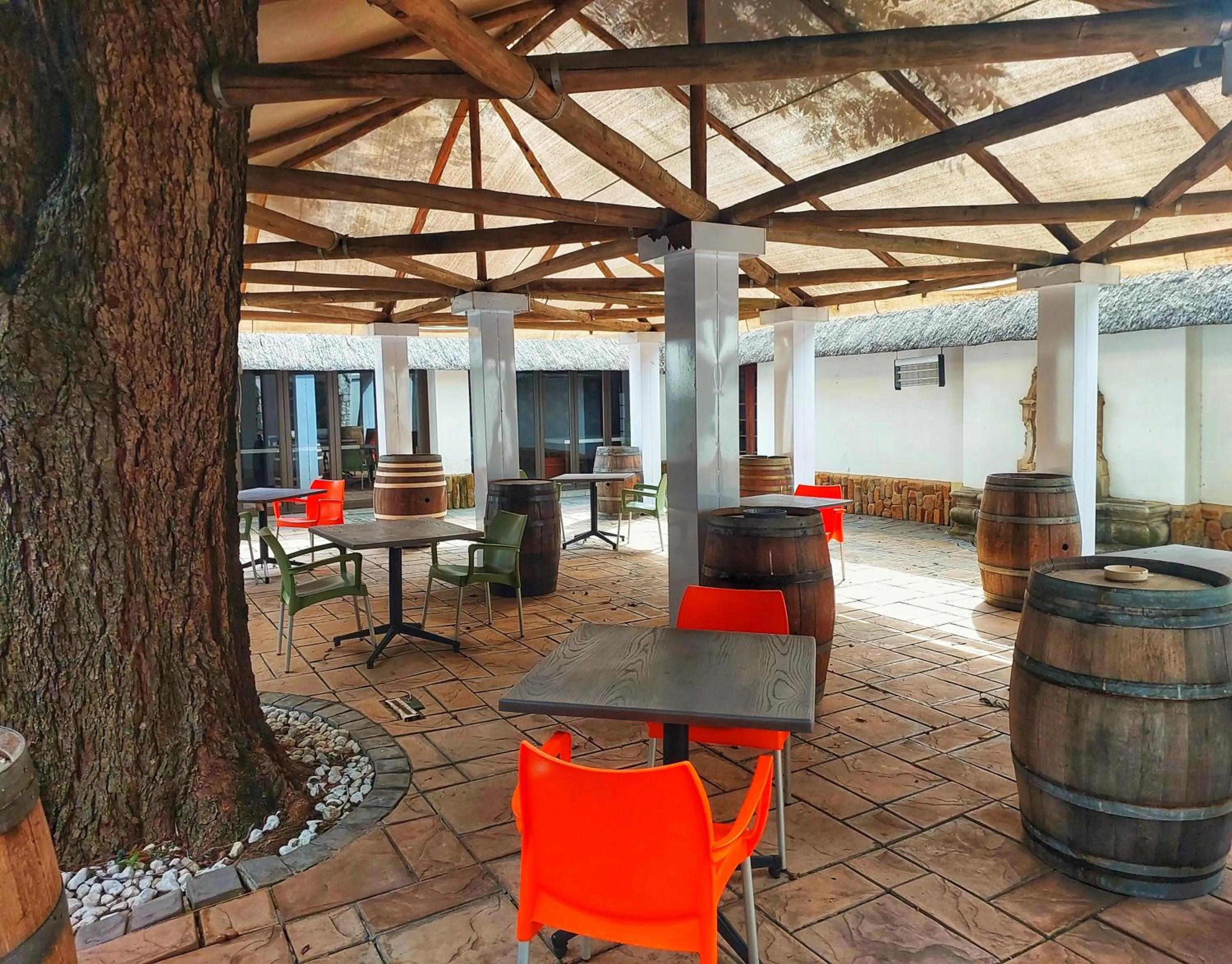 Restaurant/places to eat in Clivia Lodge