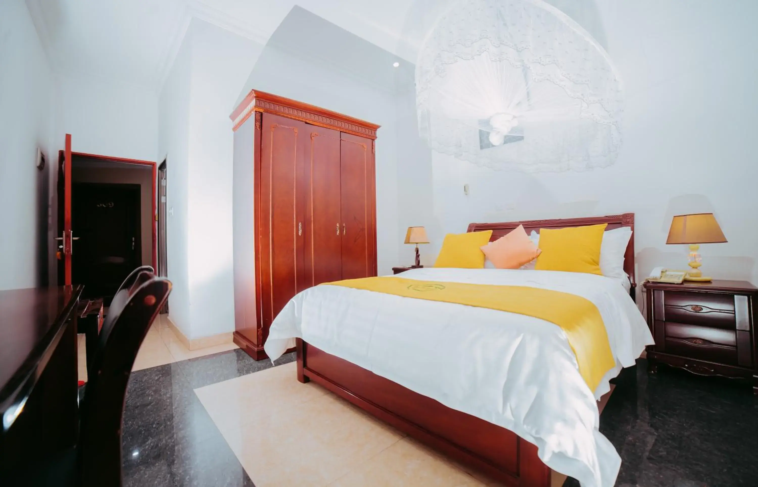 Double Room in City Hill Hotel Double Room in City Hill Hotel
