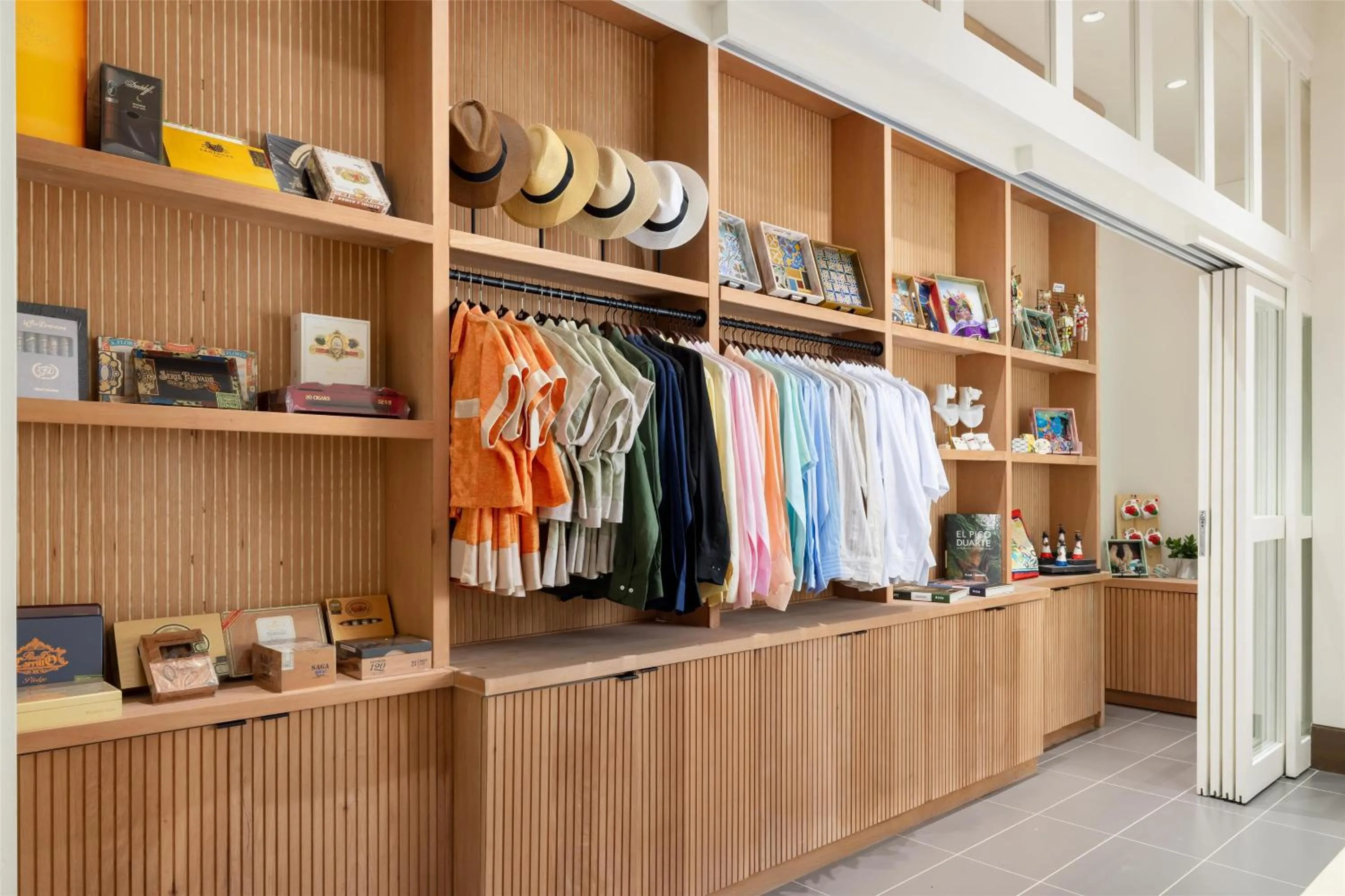 On-site shops in Hotel Santiago, Curio Collection By Hilton