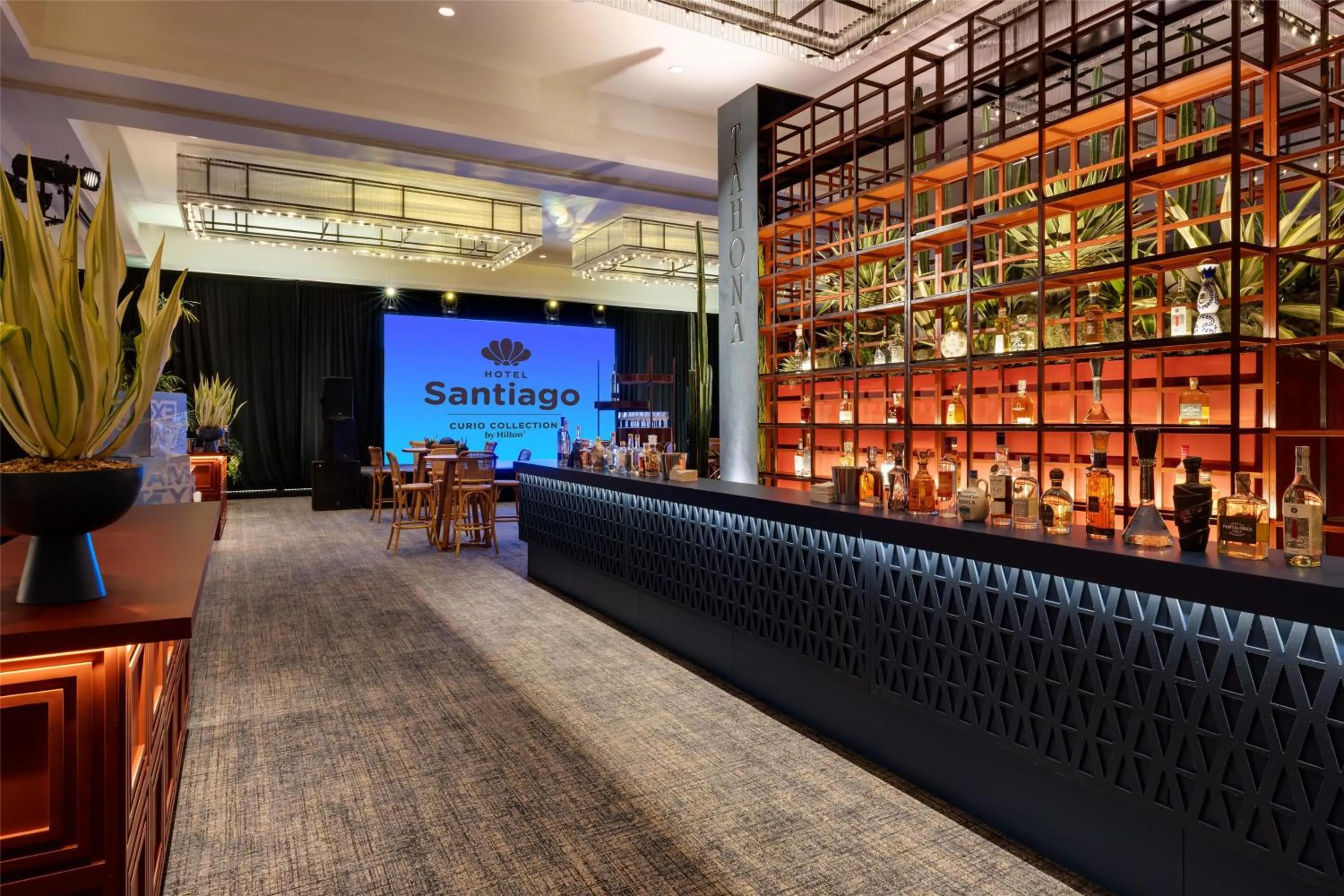 Lounge or bar in Hotel Santiago, Curio Collection By Hilton