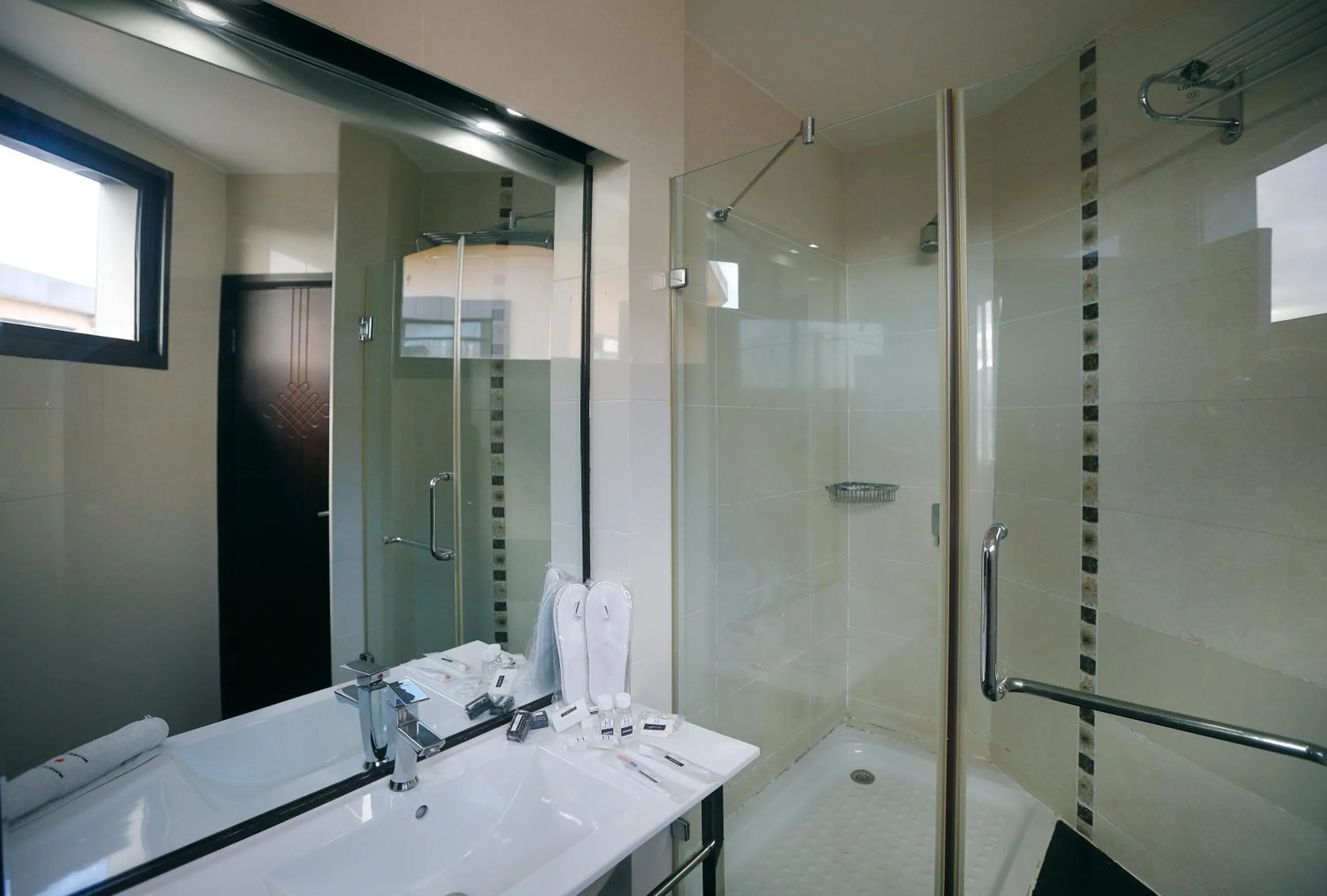 Bathroom in Central Hotel Tana