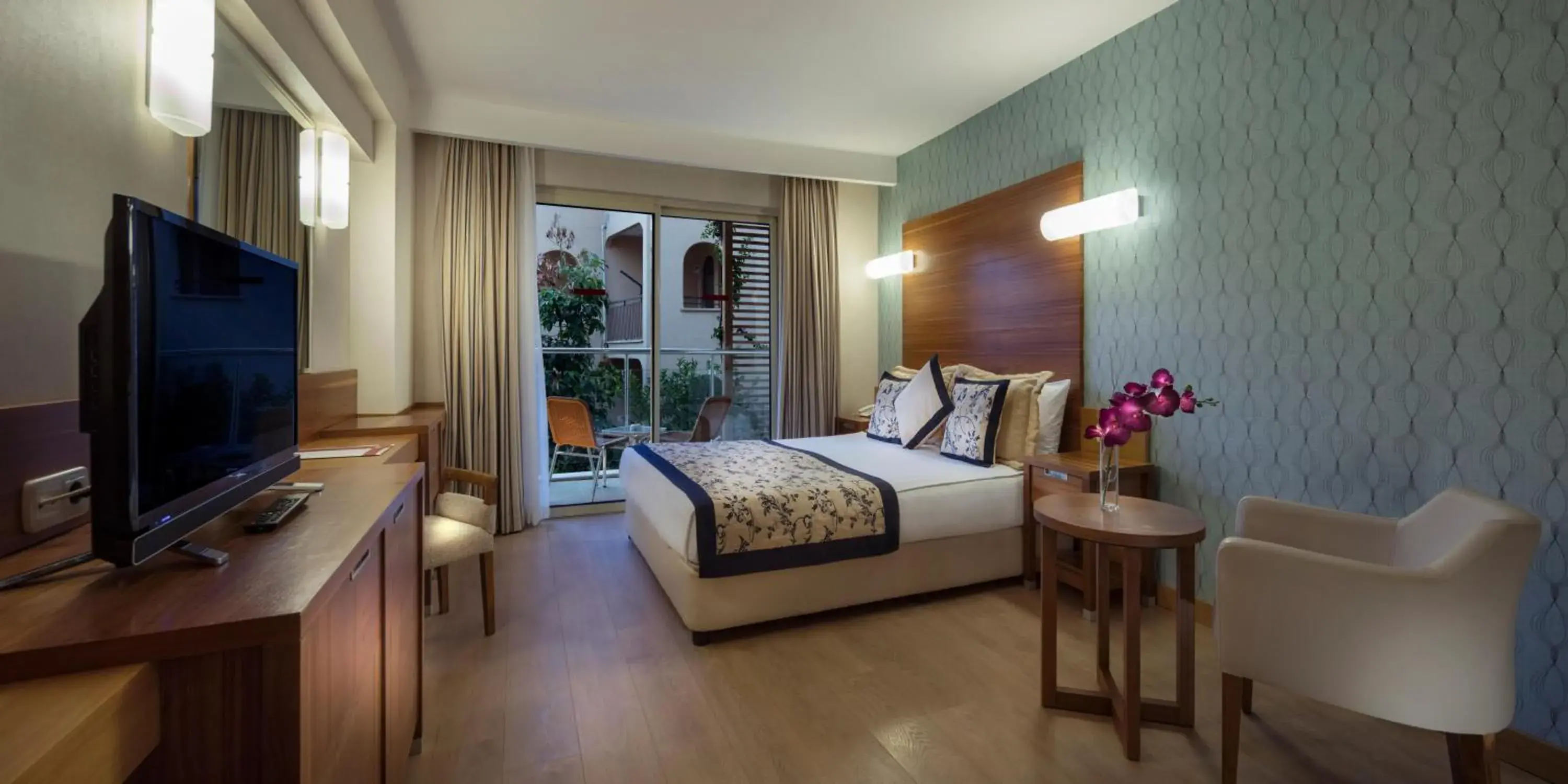 Suite with Garden View in Trendy Side Beach Adults Only Suite with Garden View in Trendy Side Beach Adults Only