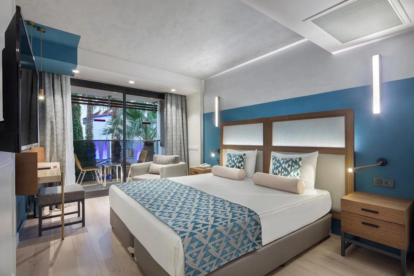 Photo of the whole room, Bed in Trendy Side Beach Adults Only