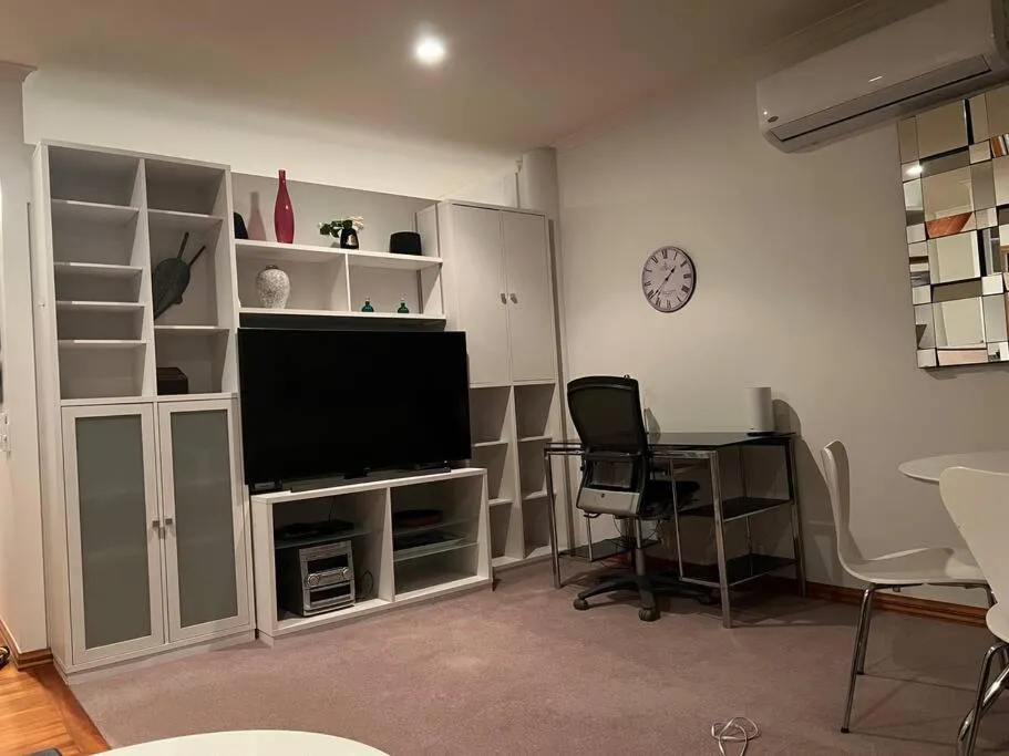 Seaview Waterfront Hotel Apt