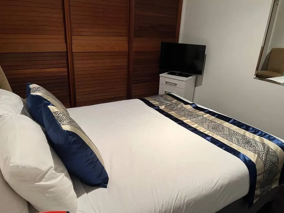 Seaview Waterfront Hotel Apt