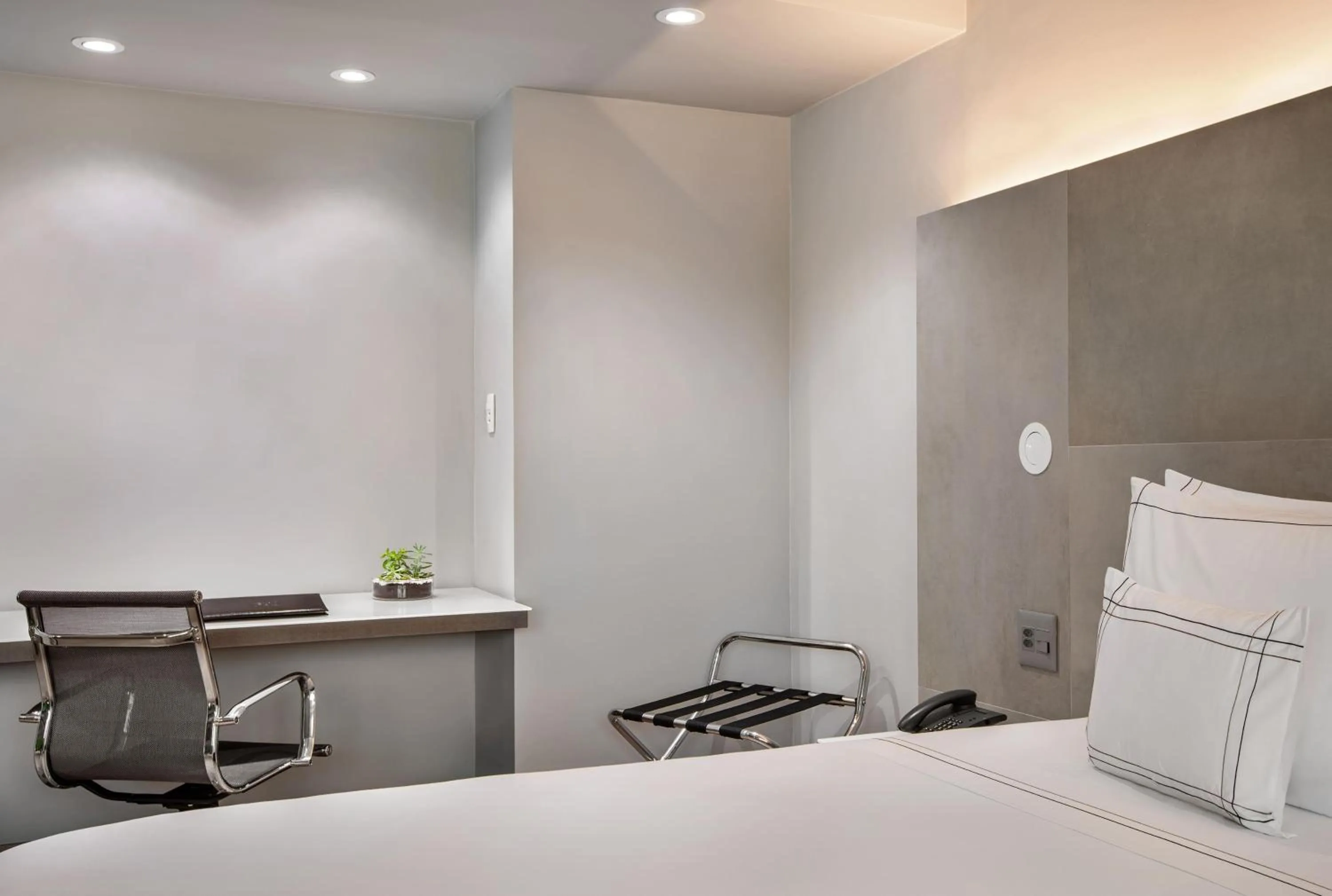 Bedroom, Bed in Meliá Ibirapuera