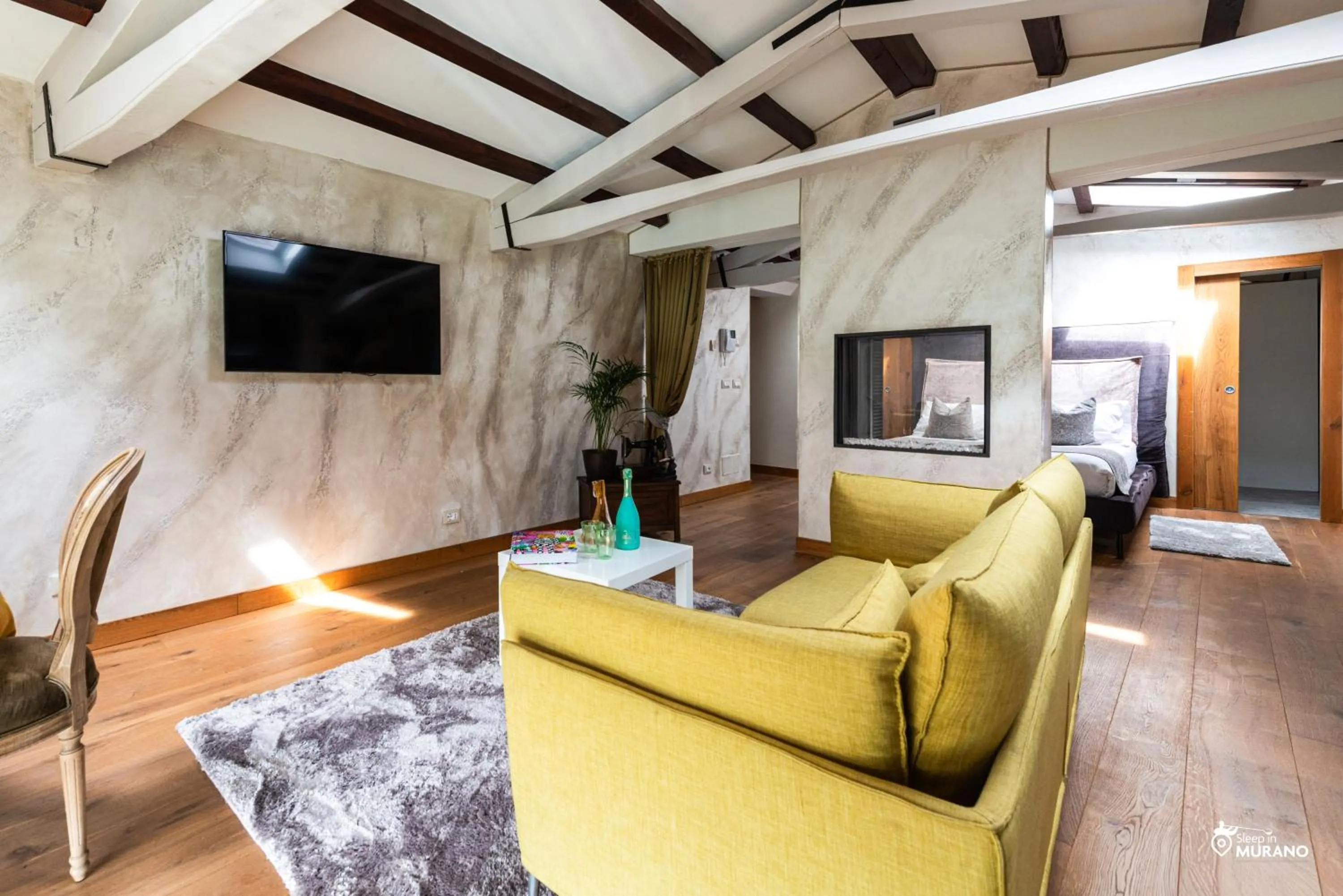 TV and multimedia in MURANO Suites - BOUTIQUE Apartments adults only