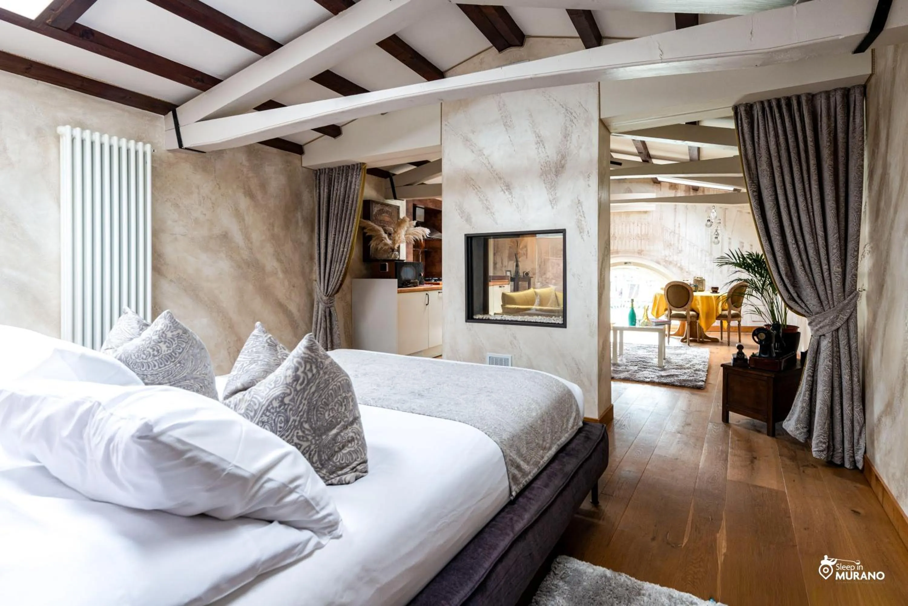 Bed in MURANO Suites - BOUTIQUE Apartments adults only