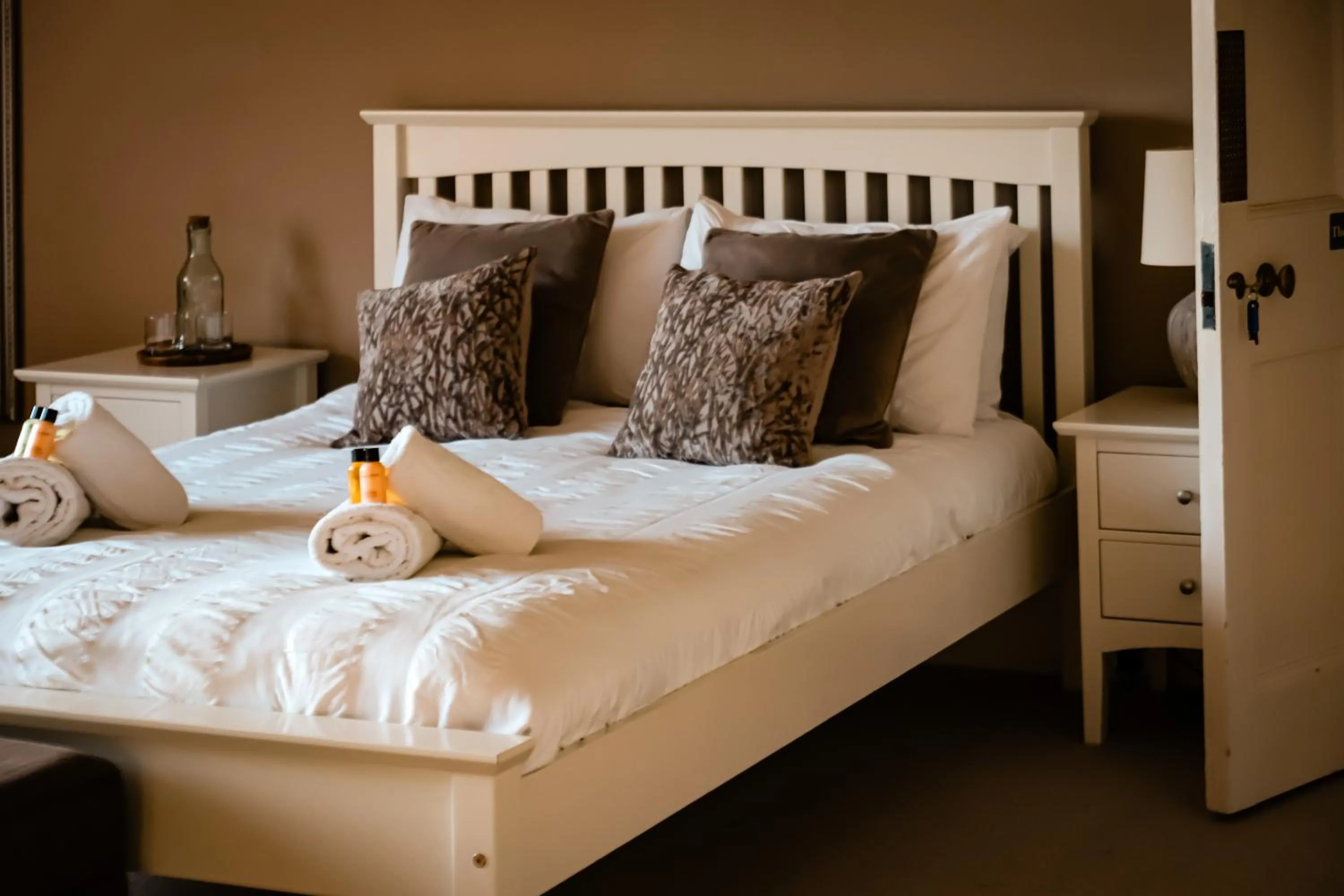 Photo of the whole room, Bed in Gallows Hill
