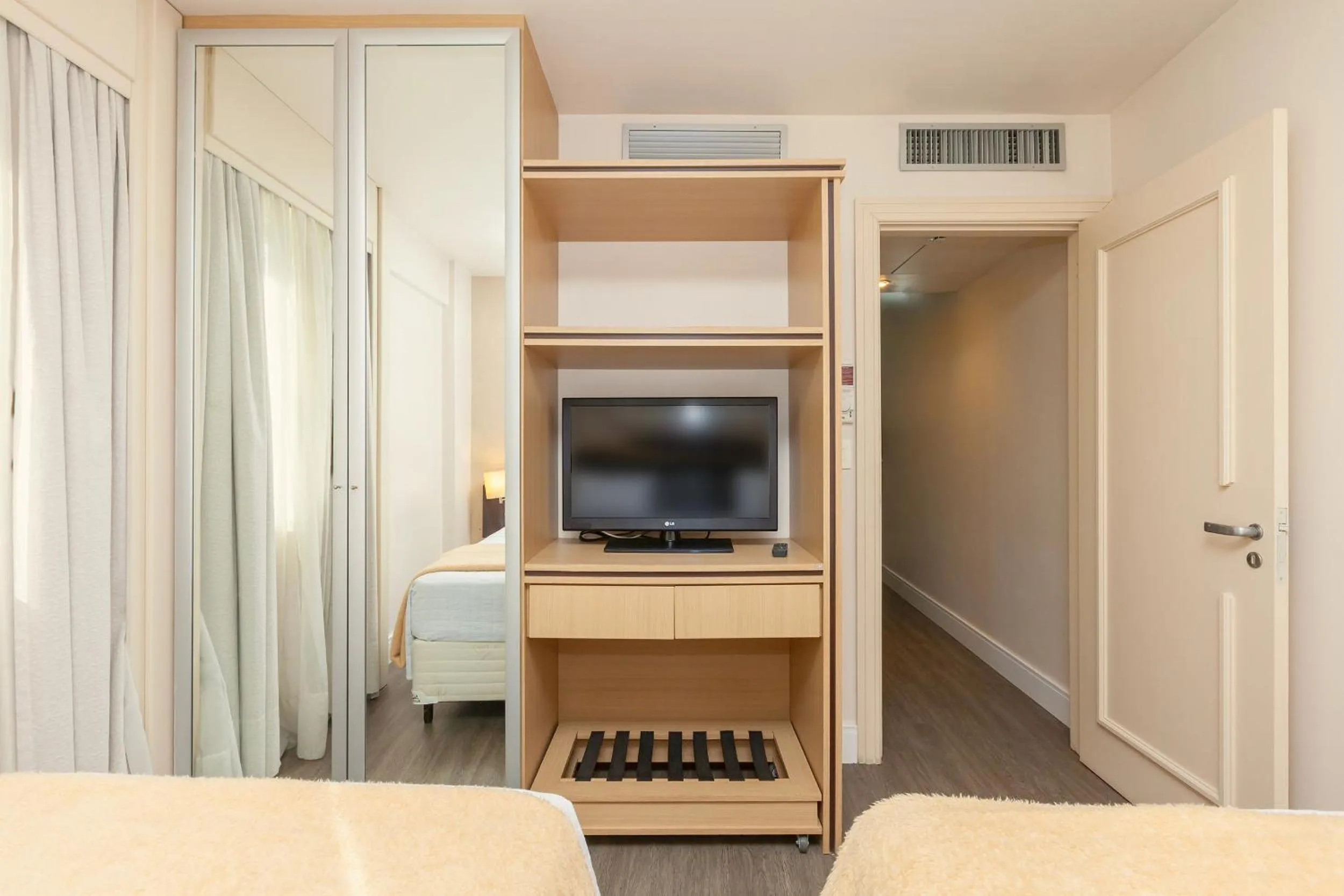 Photo of the whole room, Bed in Tri Hotel Vittoria Bento