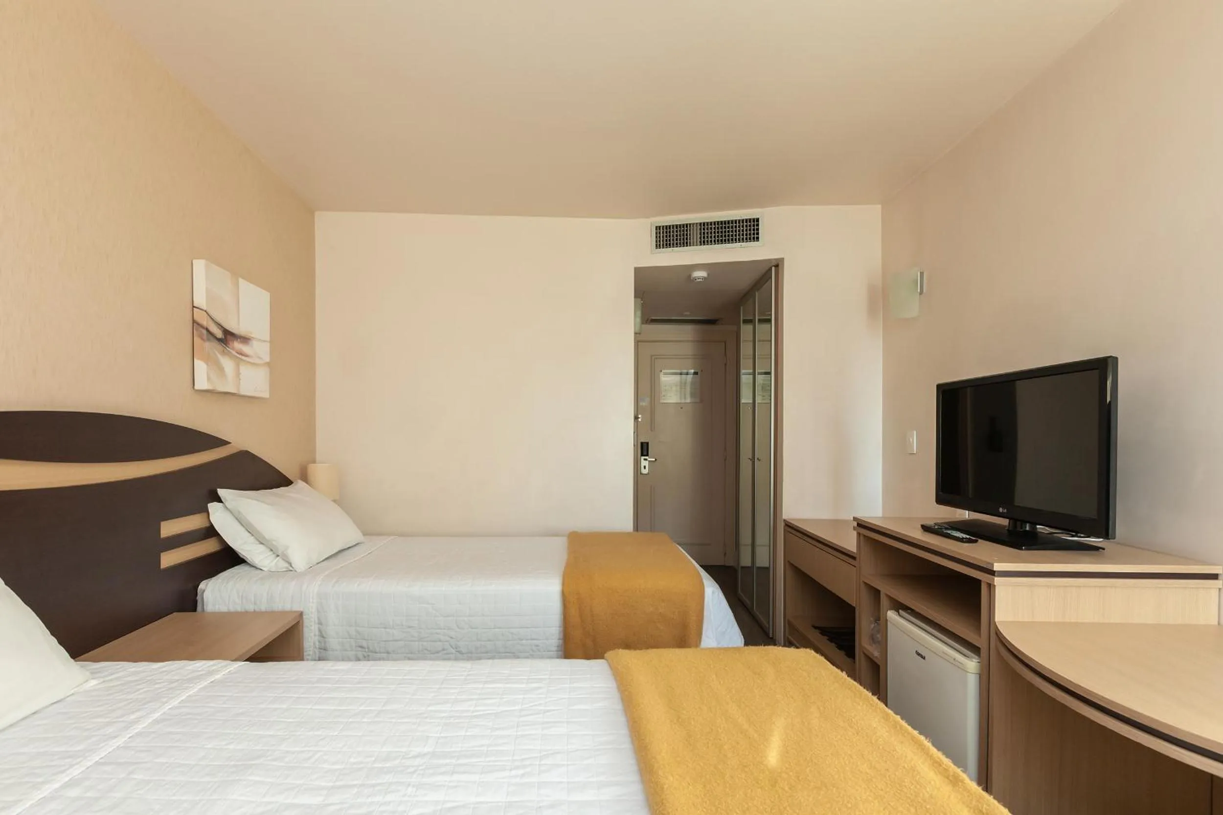 Photo of the whole room, Bed in Tri Hotel Vittoria Bento