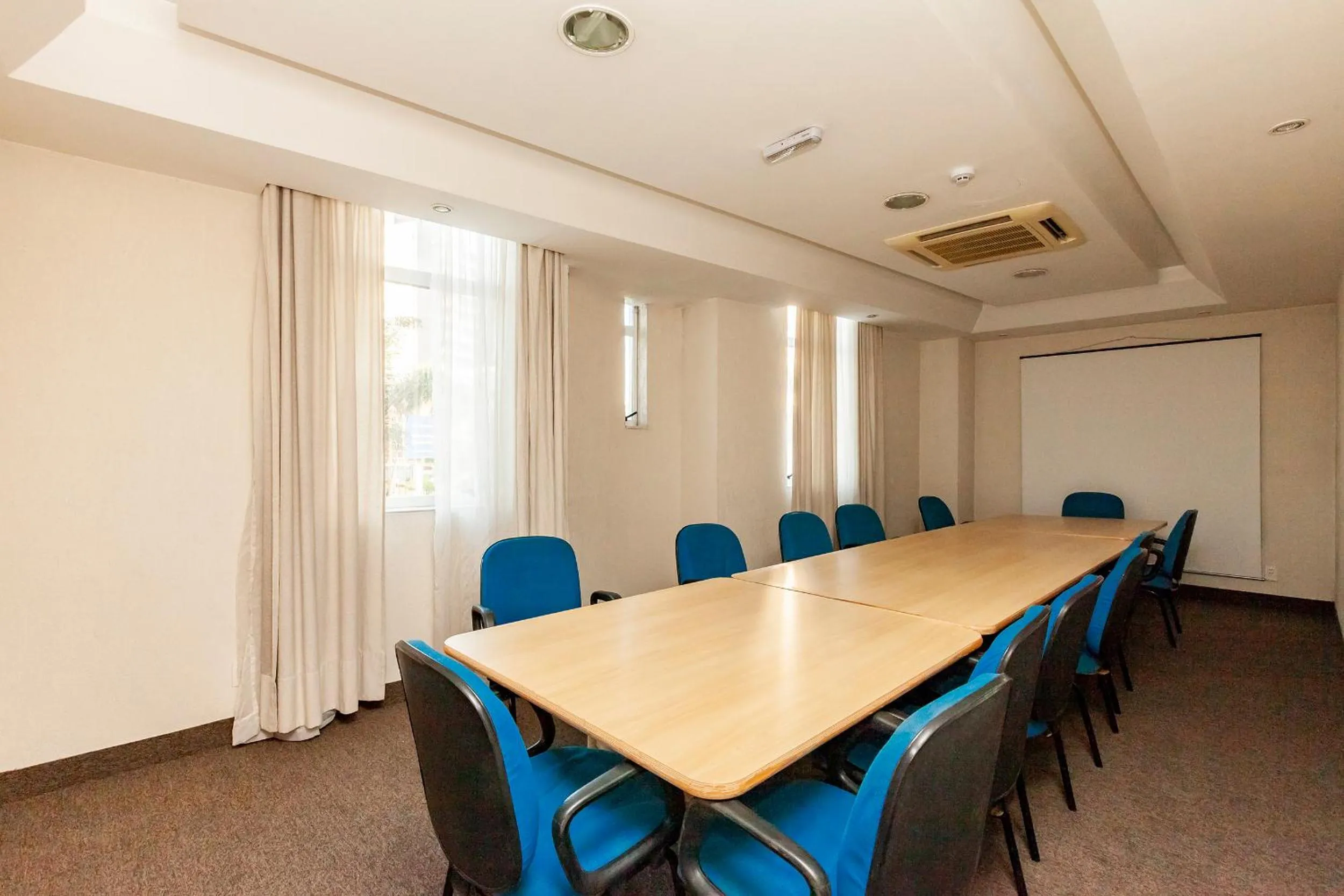 Business facilities in Tri Hotel Vittoria Bento