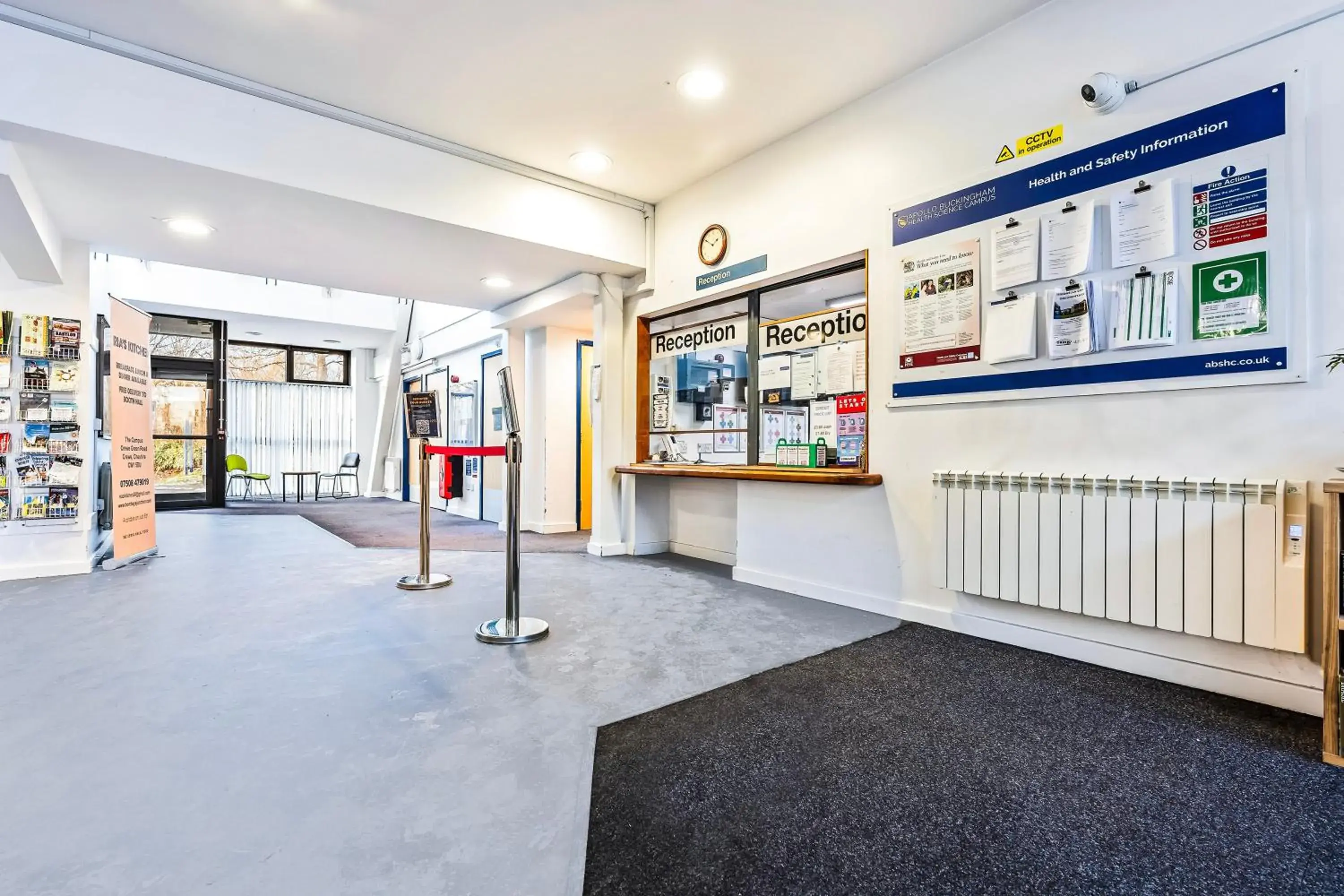 Lobby or reception in OYO Crewe City Centre Lobby or reception in OYO Crewe City Centre