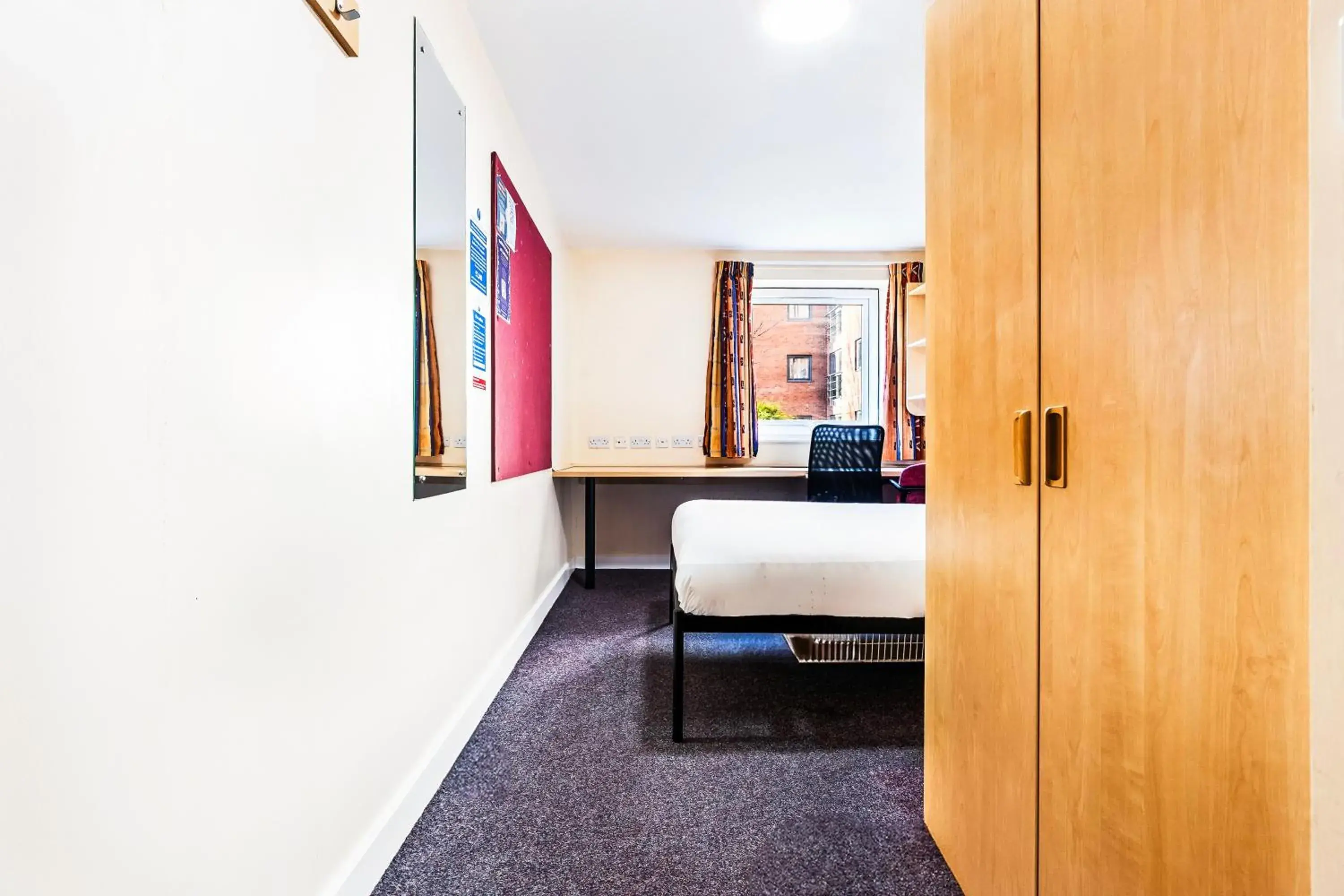 Bedroom in OYO Crewe City Centre Bedroom in OYO Crewe City Centre