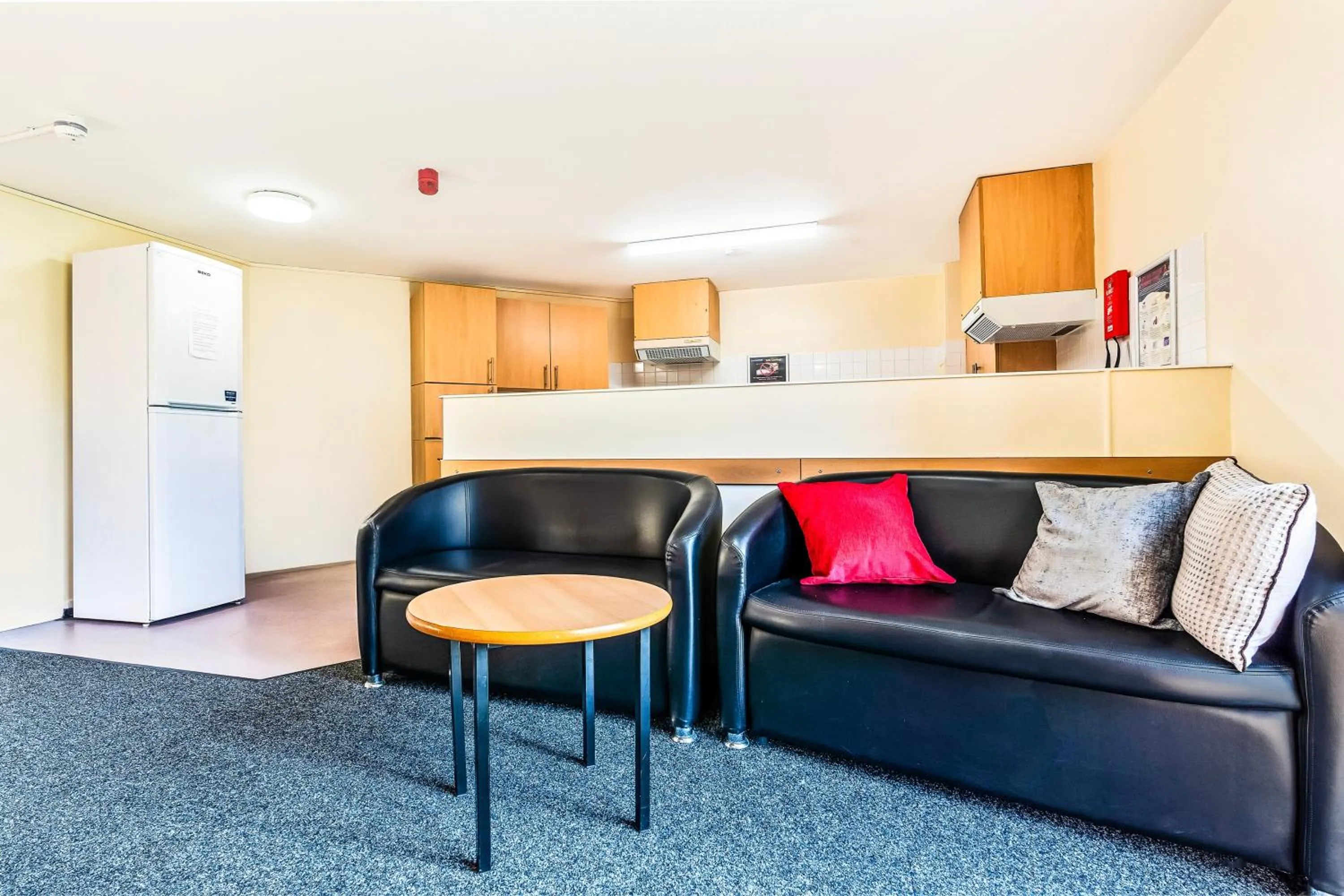 Lobby or reception in OYO Crewe City Centre