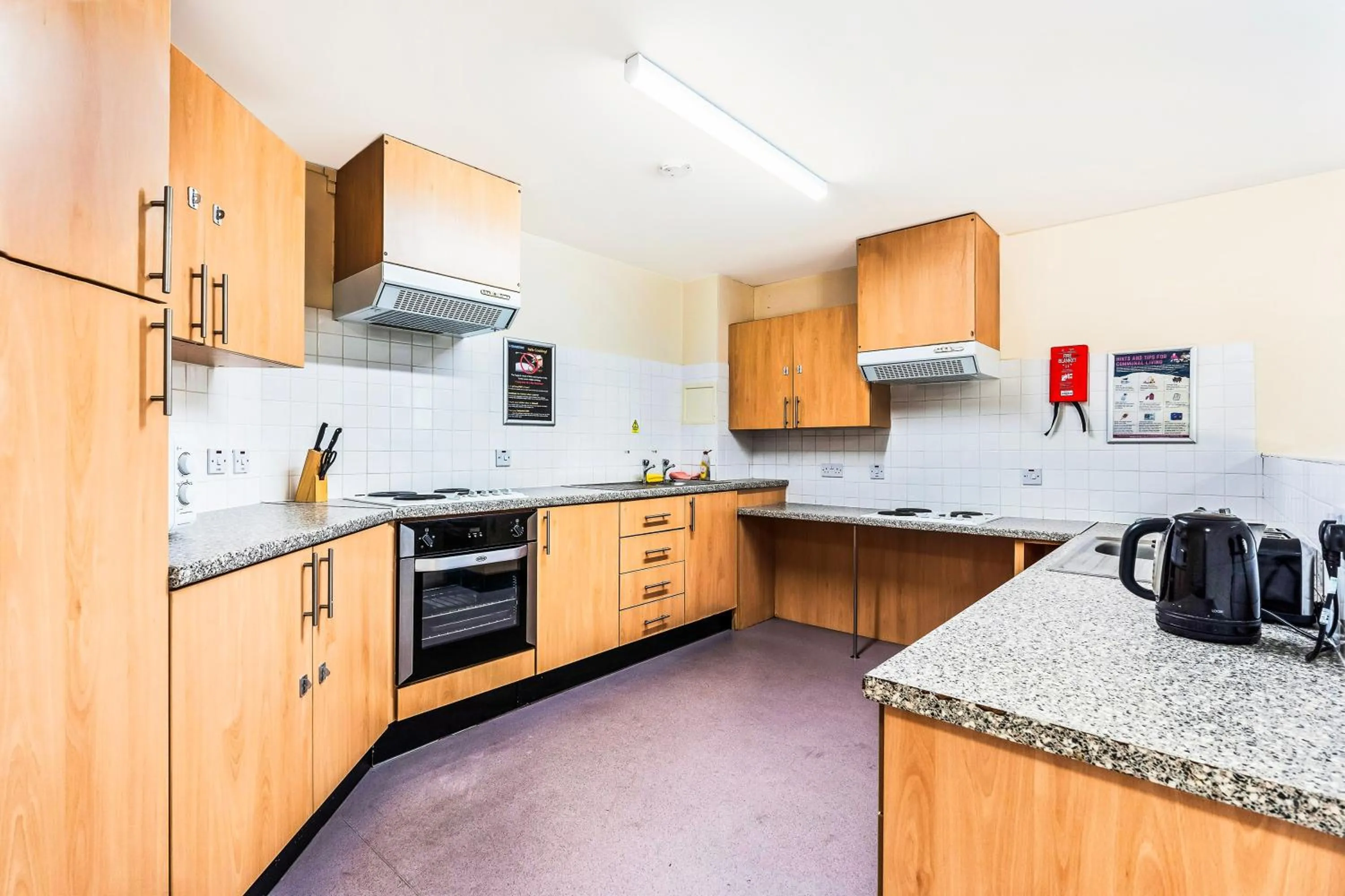 Lobby or reception in OYO Crewe City Centre