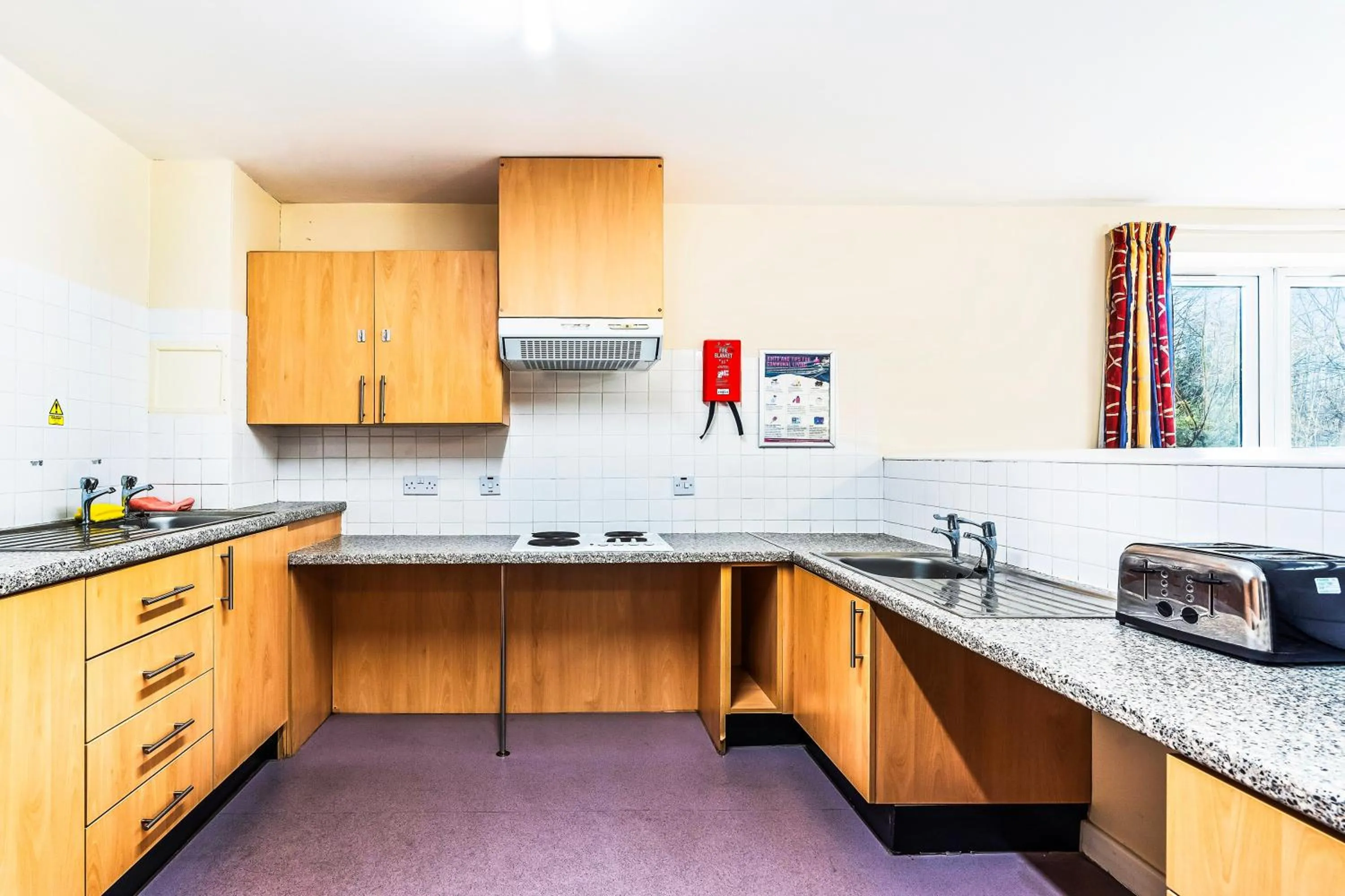 Lobby or reception in OYO Crewe City Centre