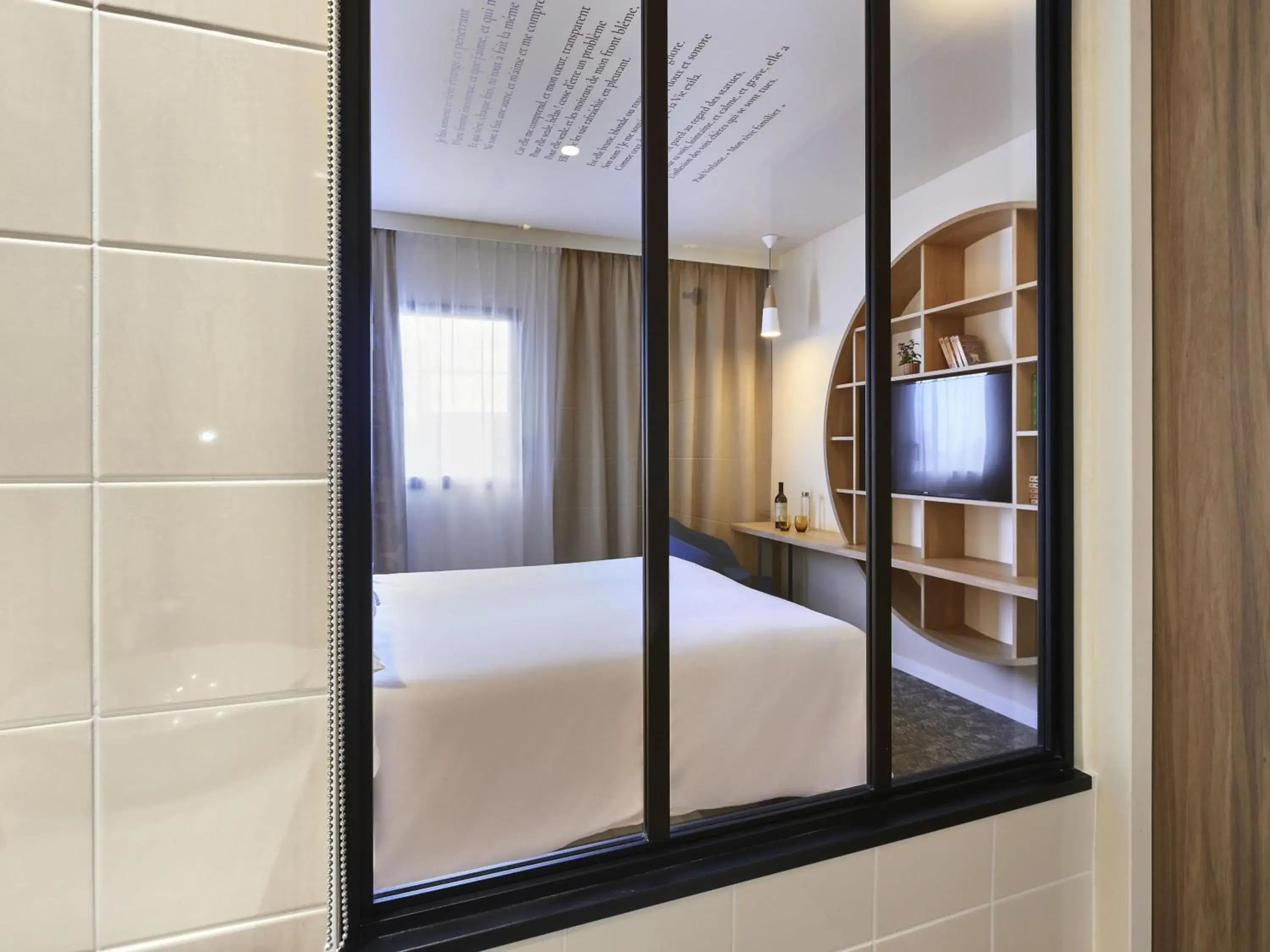 Bedroom, Bed in ibis Styles La Roche-sur-Yon Bedroom, Bed in ibis Styles La Roche-sur-Yon