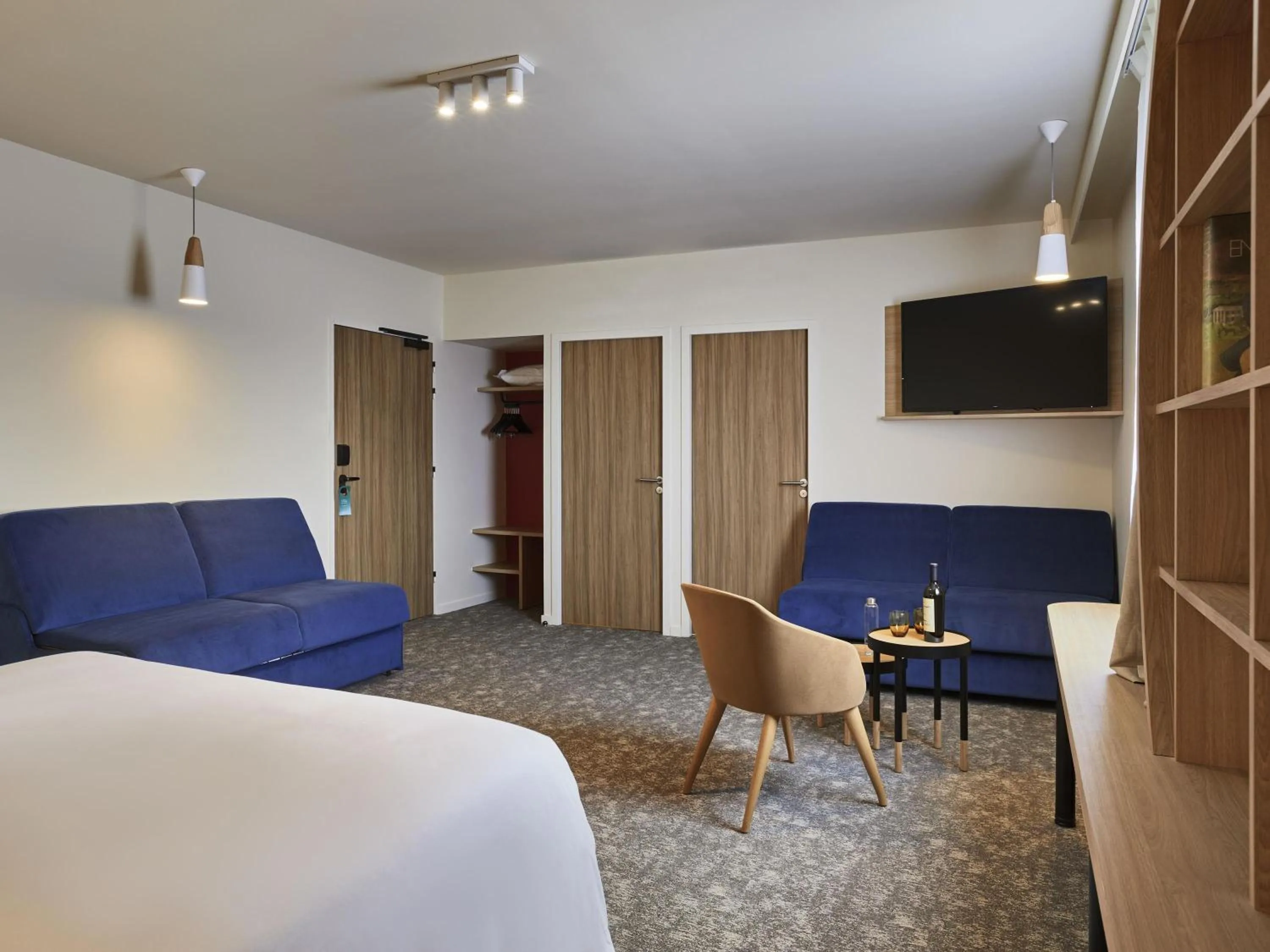 Bedroom, Bed in ibis Styles La Roche-sur-Yon