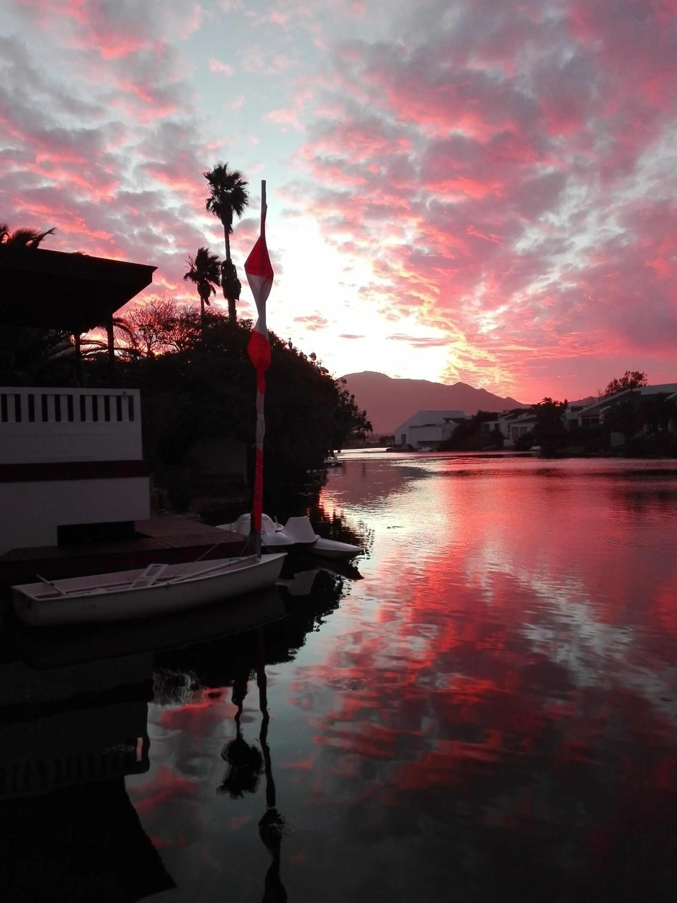 Sunrise in Admiralty Bed & Breakfast