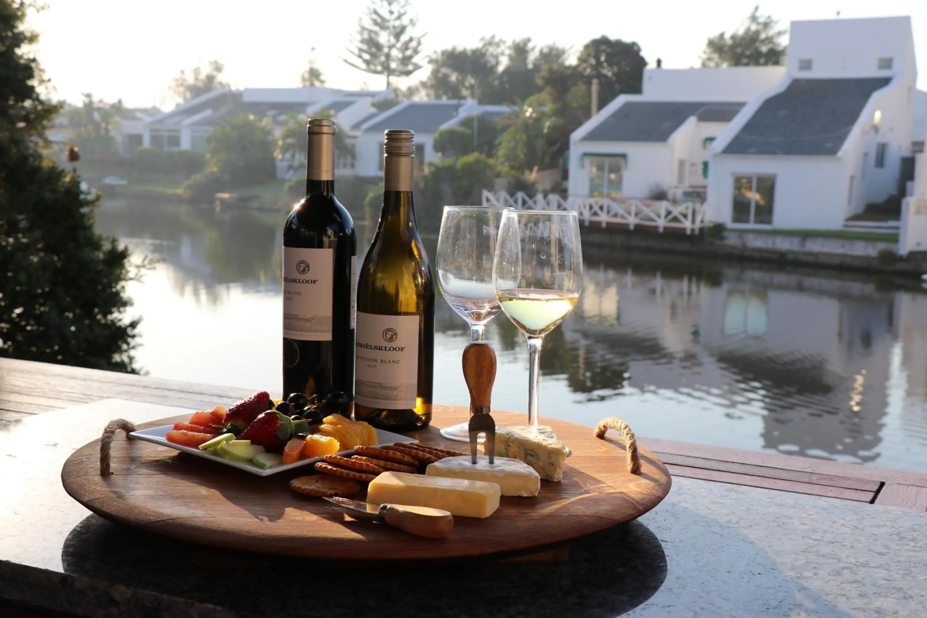 Food and drinks in Admiralty Bed & Breakfast