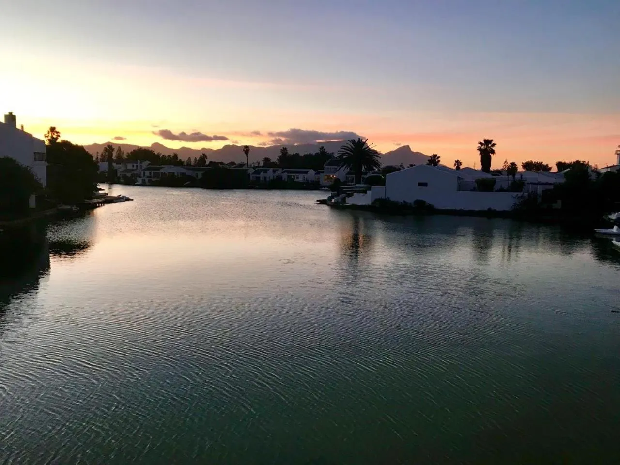 Neighbourhood in Admiralty Bed & Breakfast